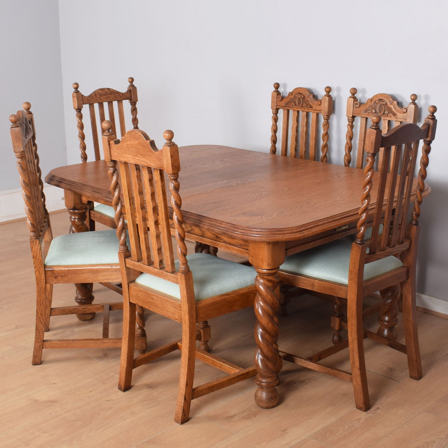 Extending Dining Table with 6 Chairs