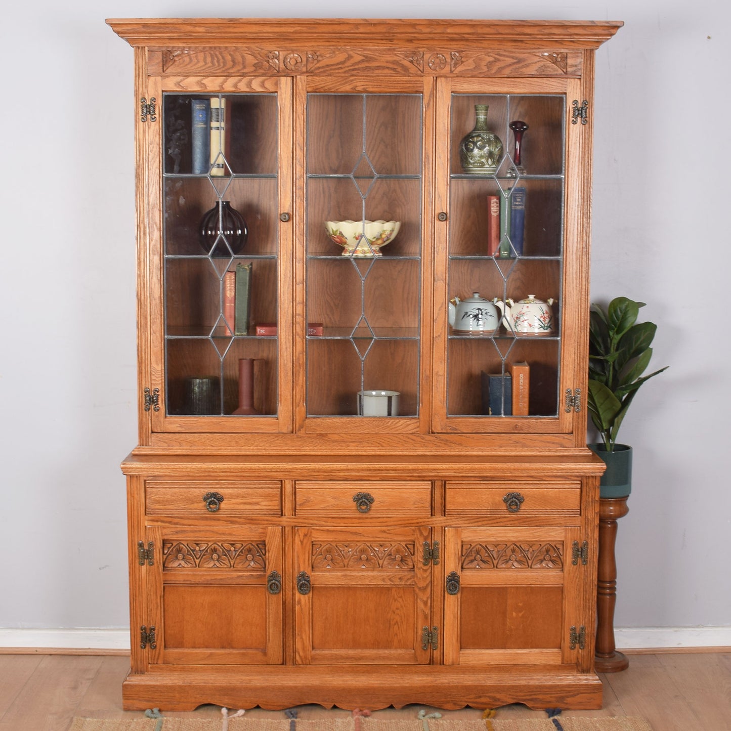 Old Charm Glazed Dresser