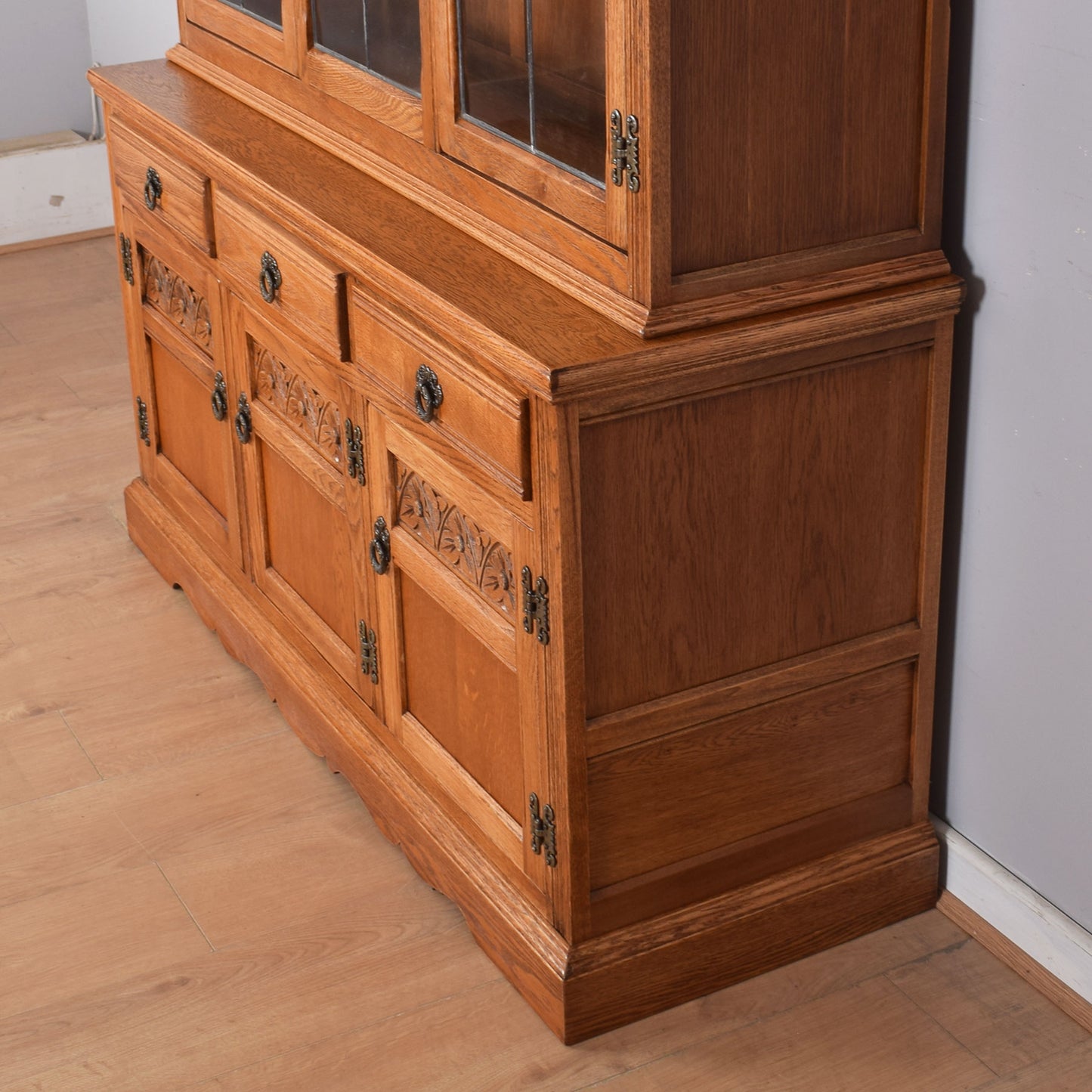 Old Charm Glazed Dresser