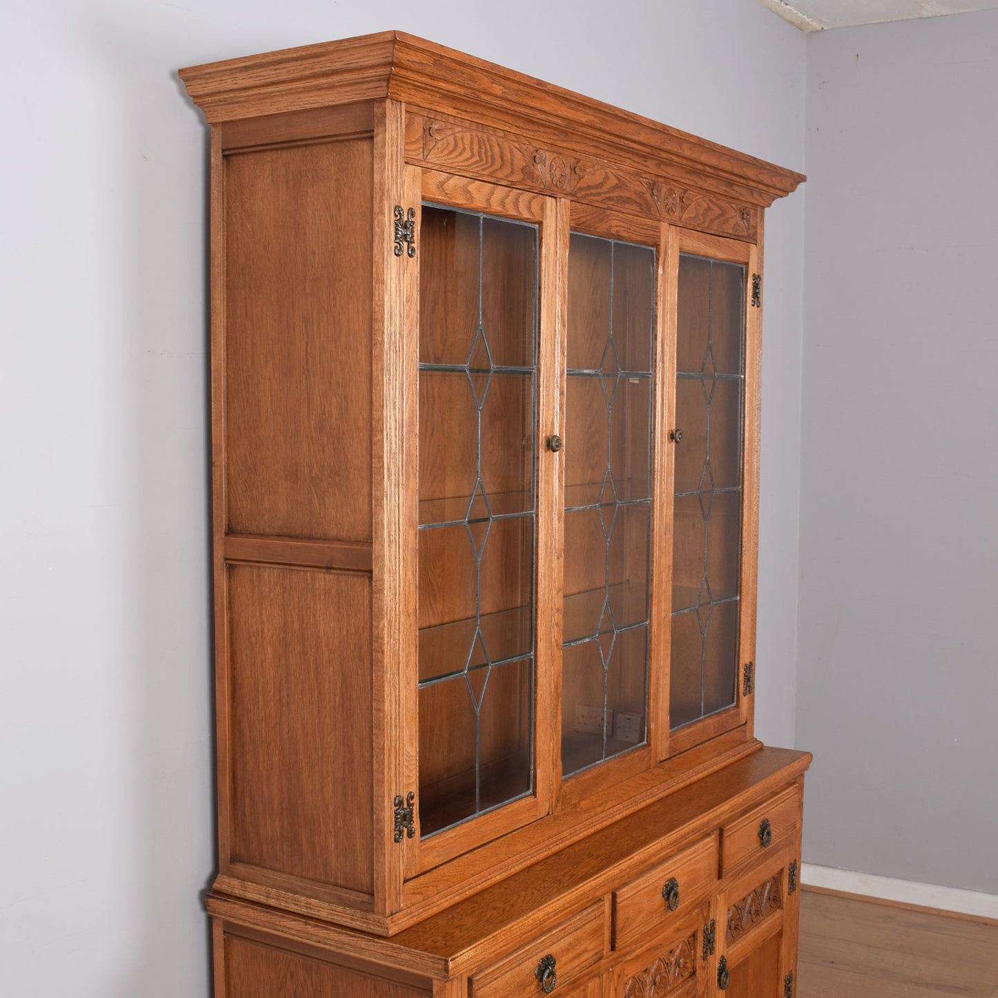 Old Charm Glazed Dresser