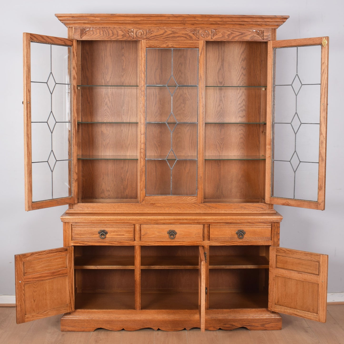 Old Charm Glazed Dresser