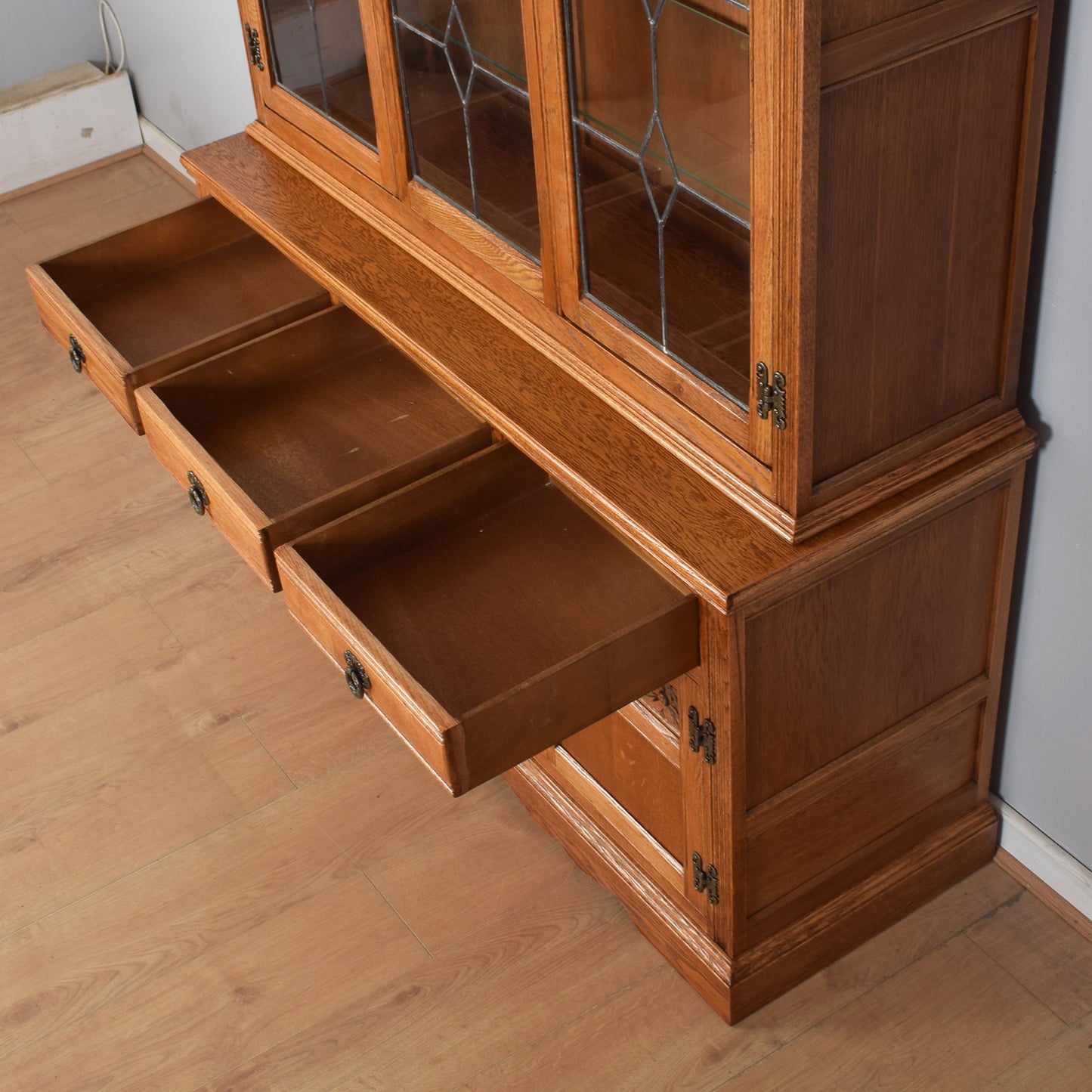 Old Charm Glazed Dresser