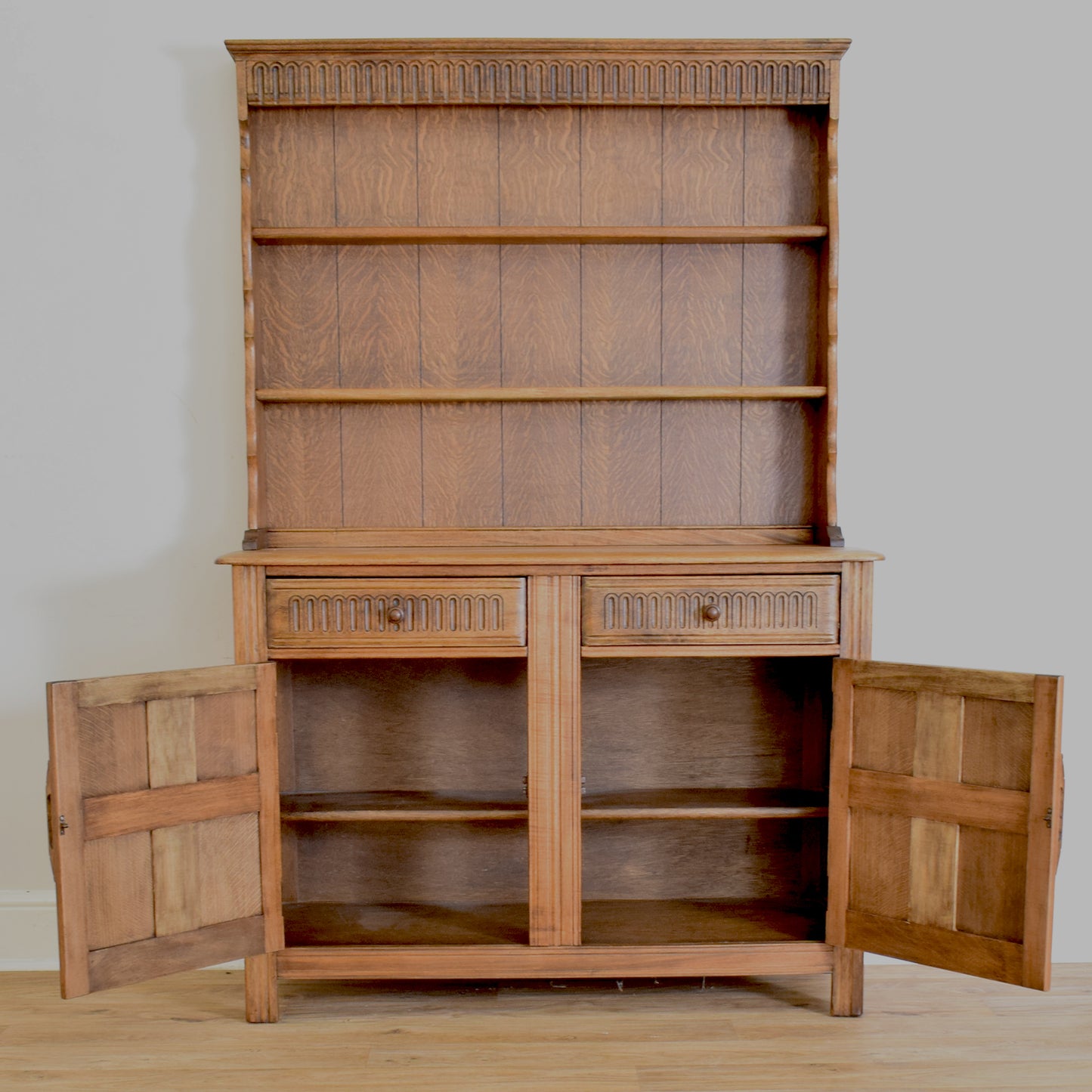 Priory Dresser