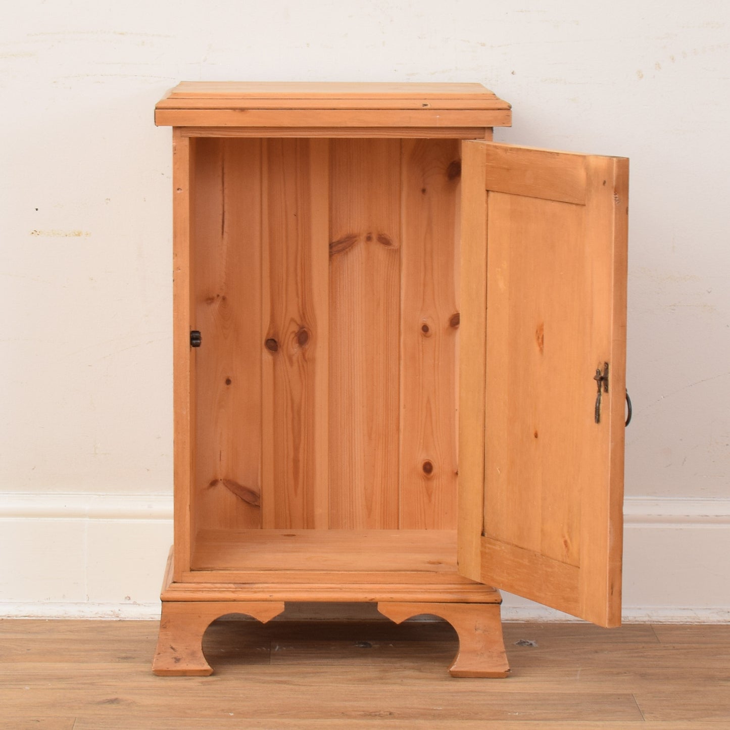 Pine Bedside
