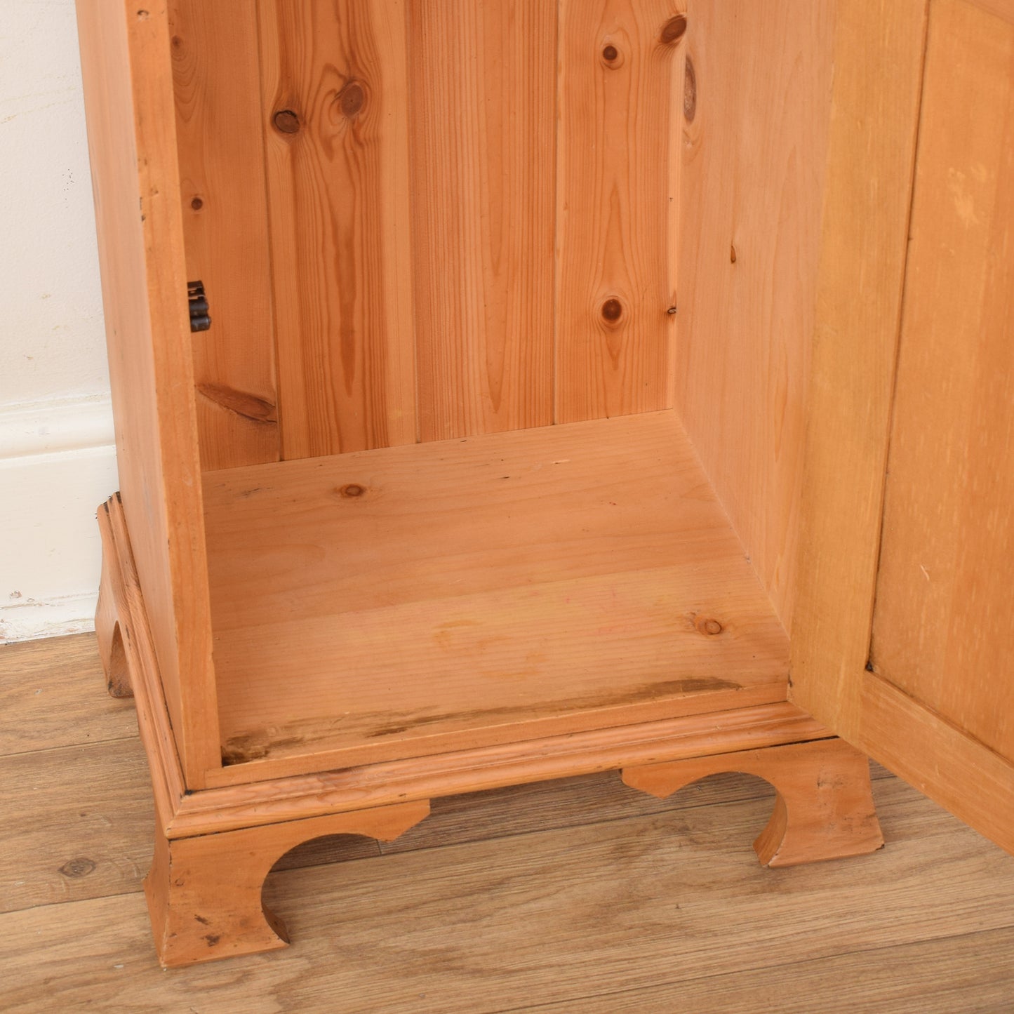 Pine Bedside