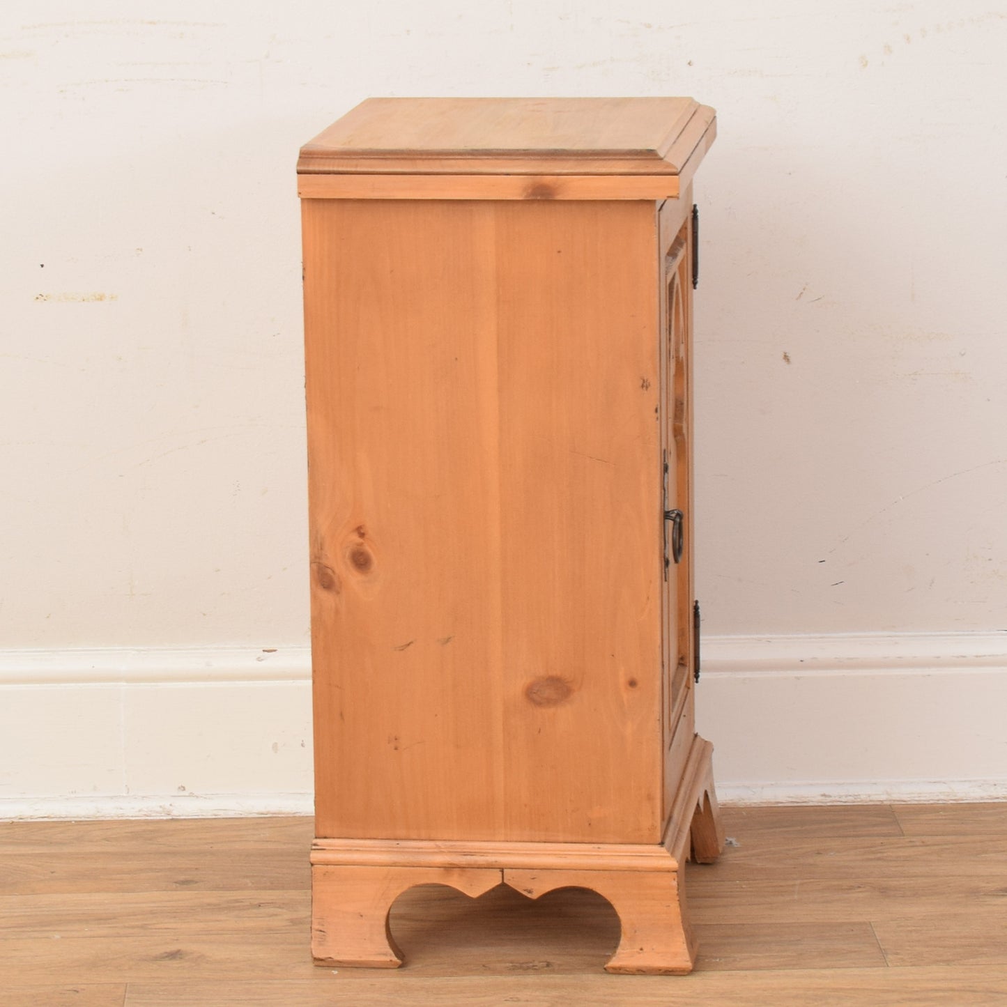Pine Bedside