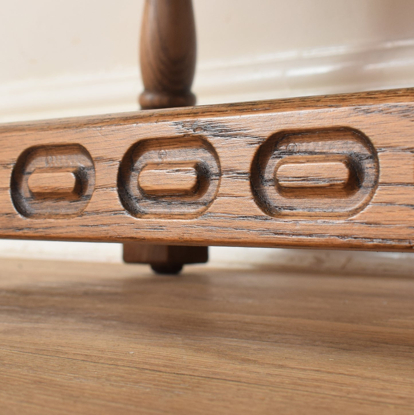 Rotating Drop Leaf Table