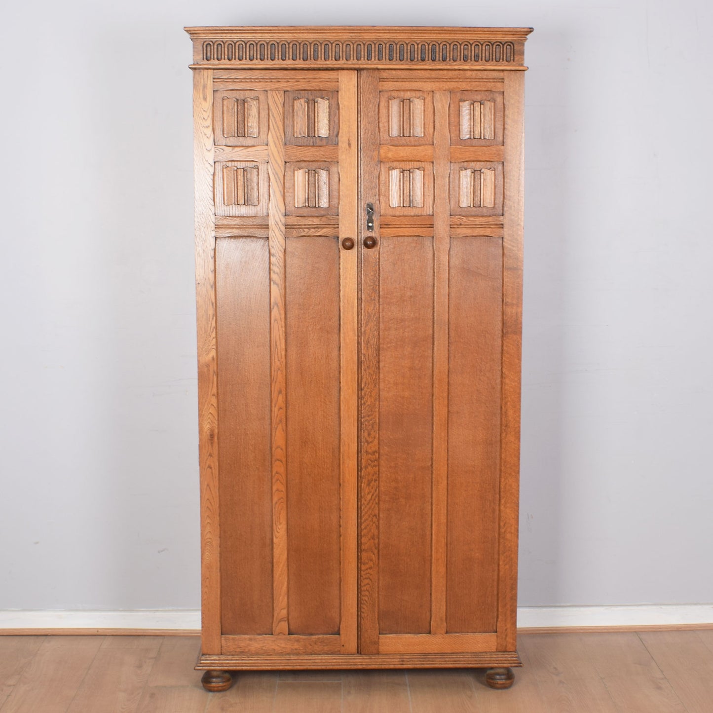 Oak Linenfold Wardrobe