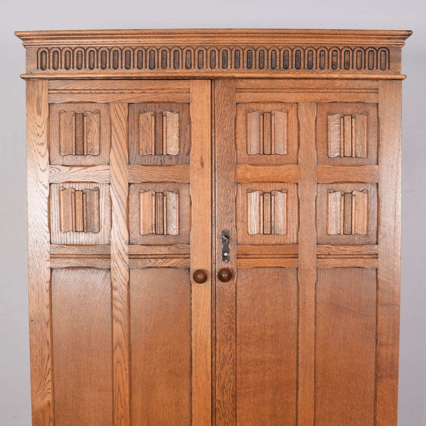 Oak Linenfold Wardrobe