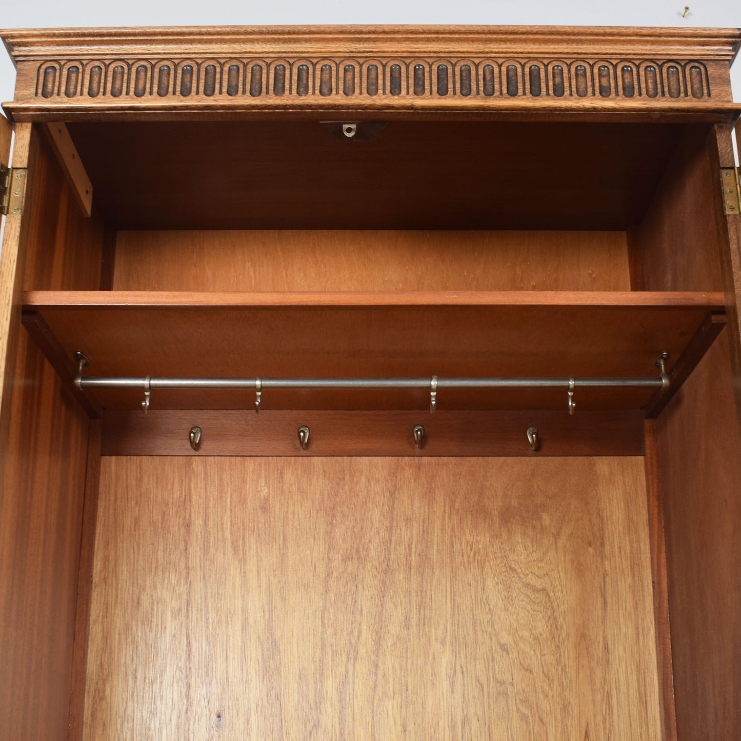 Oak Linenfold Wardrobe