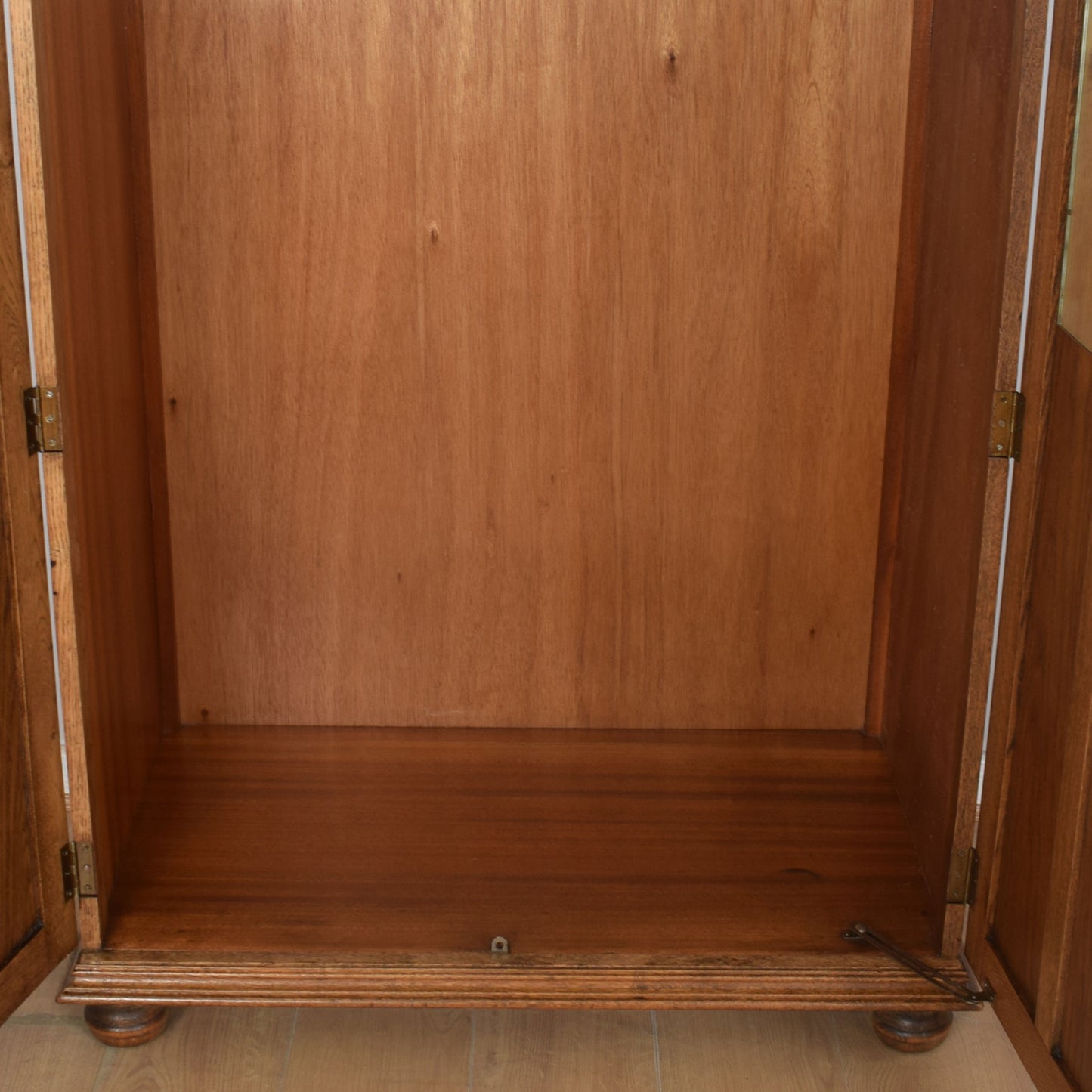 Oak Linenfold Wardrobe