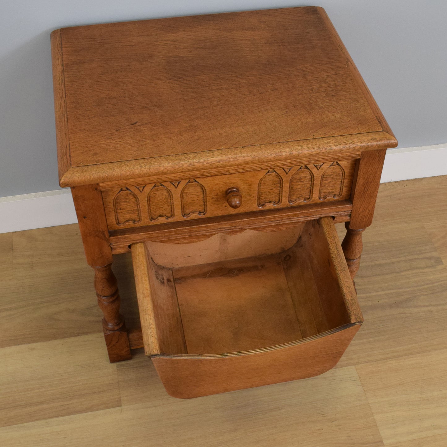 Side Table/Sewing Table