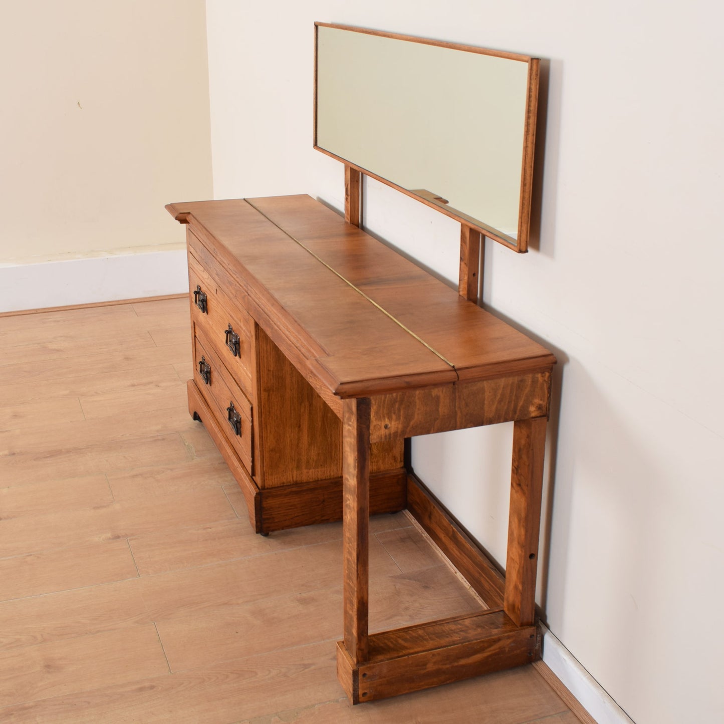 Arts and Crafts Dressing Table.