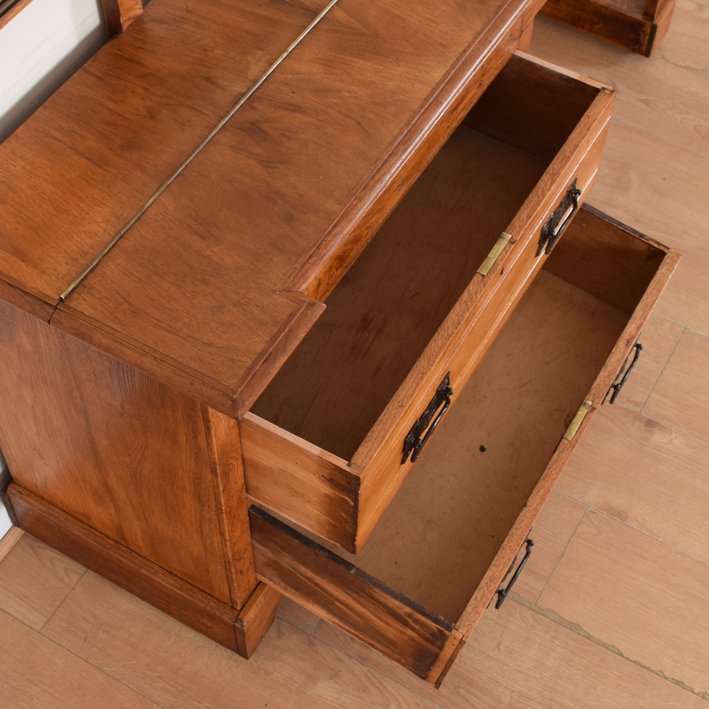 Arts and Crafts Dressing Table.