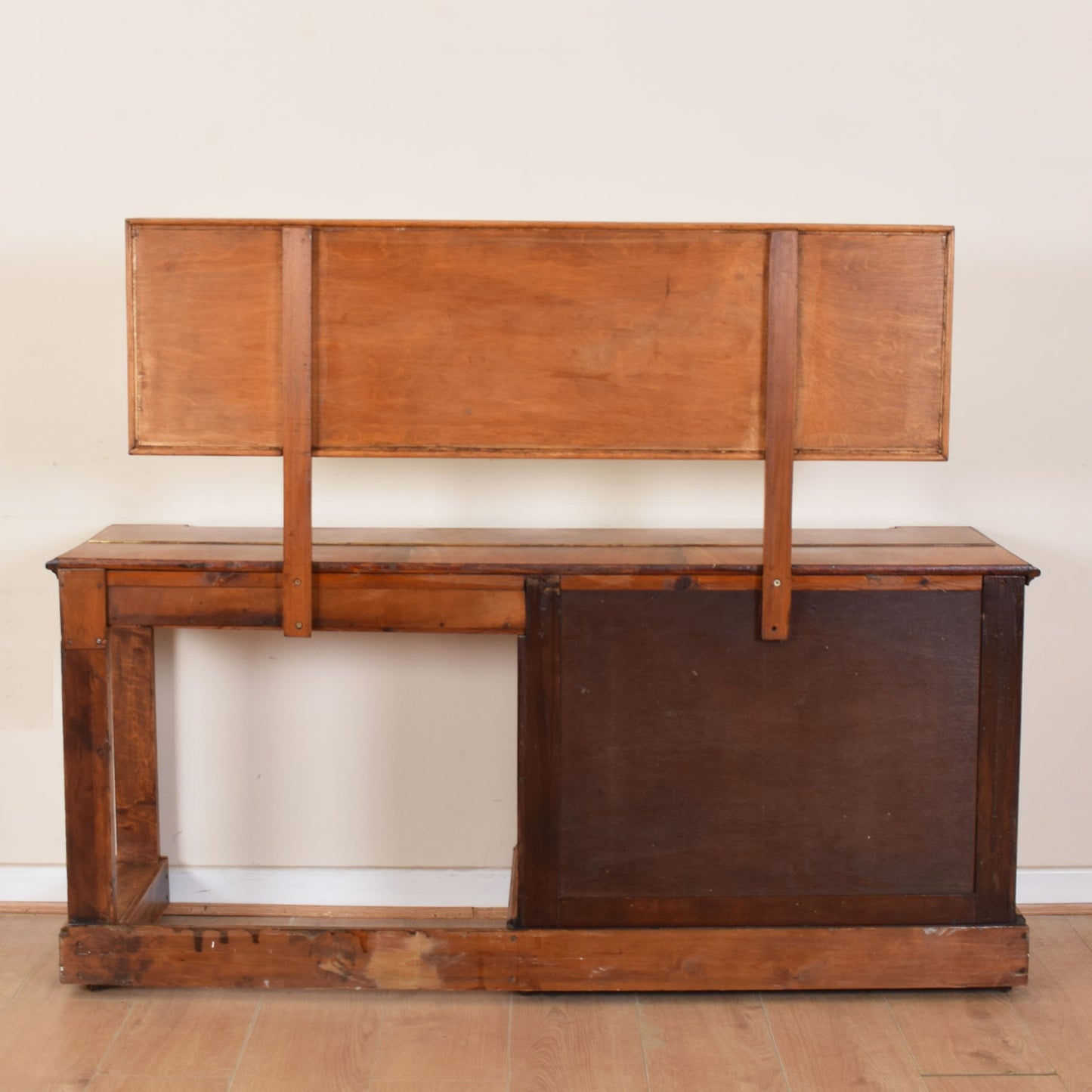 Arts and Crafts Dressing Table.