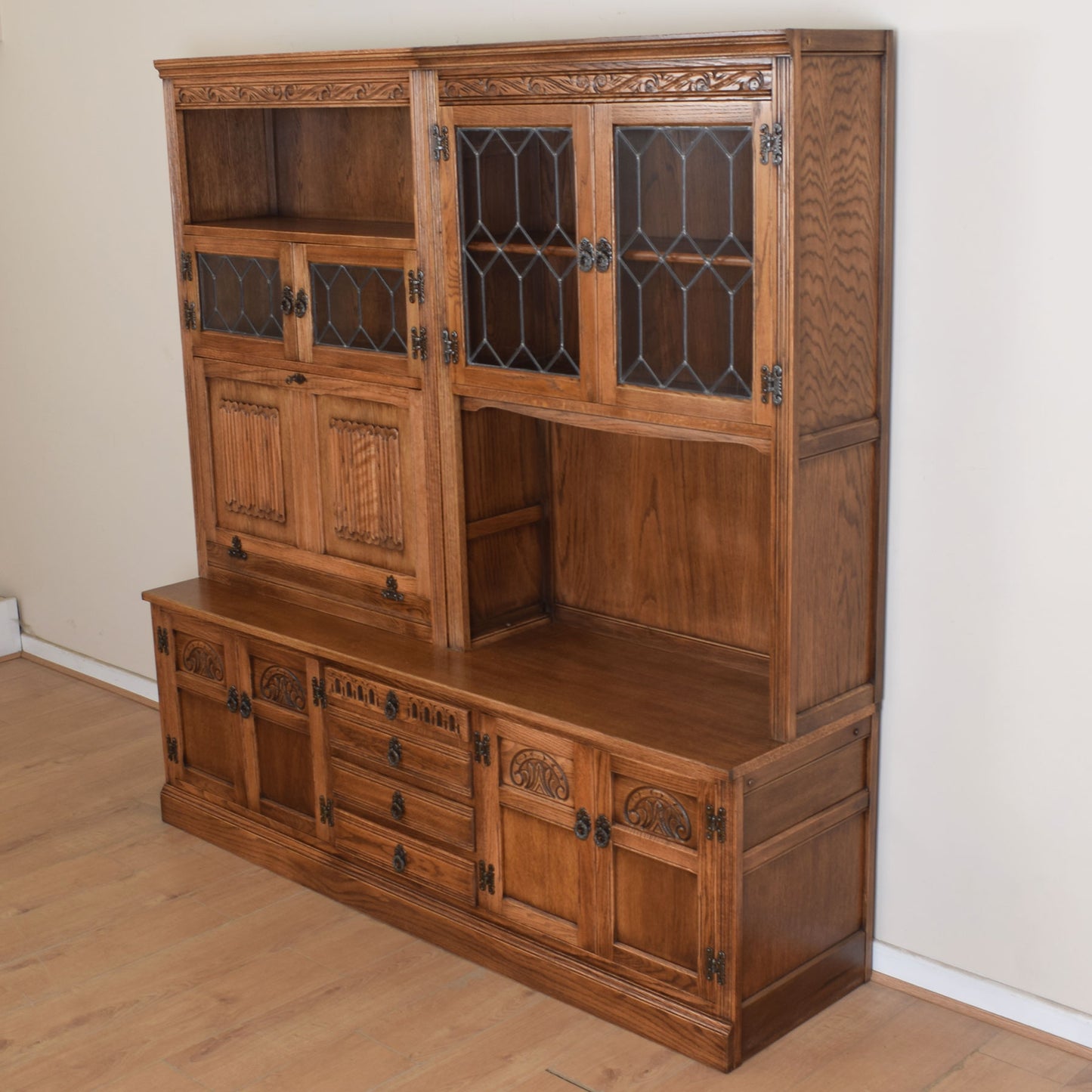 Large Old Charm Display Unit