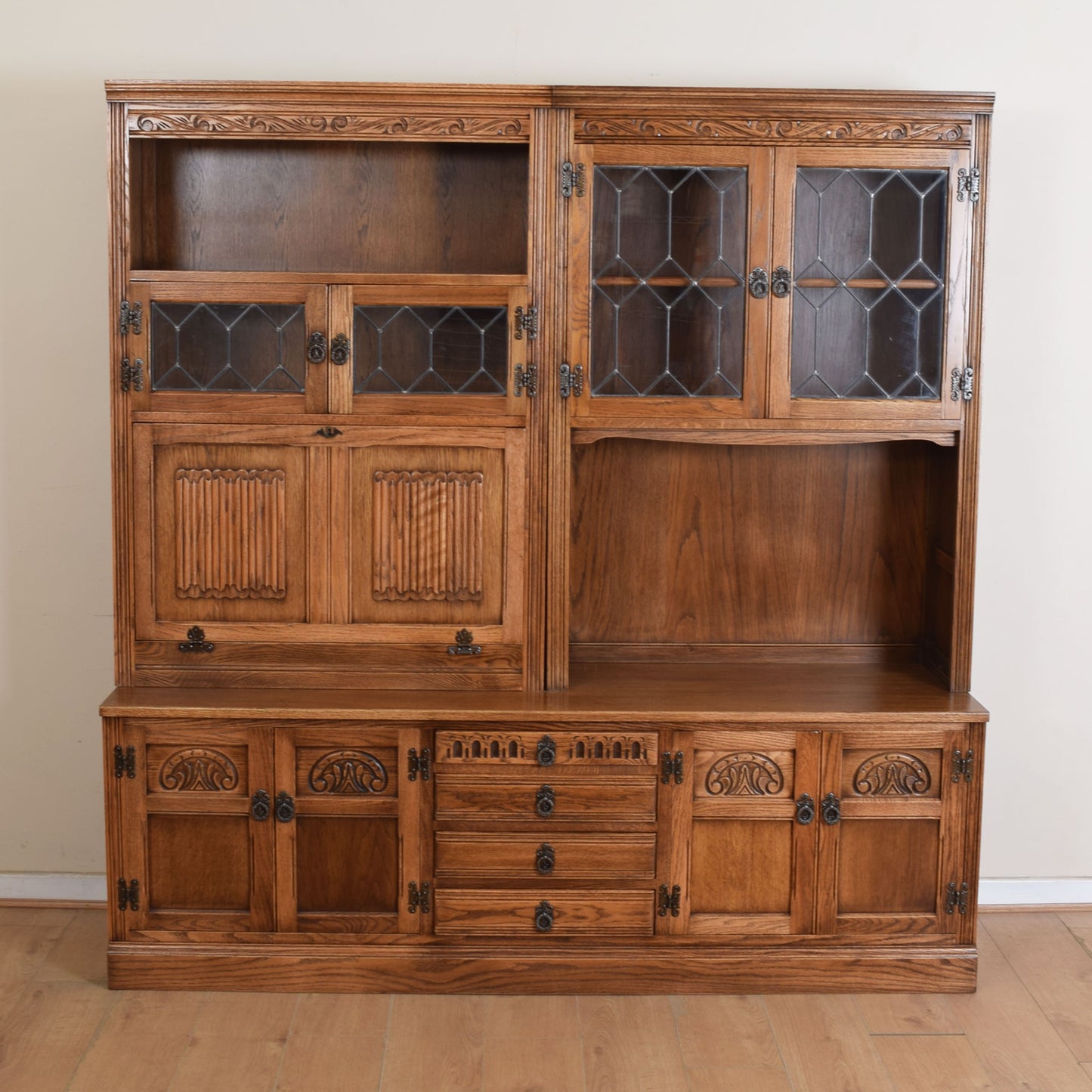 Large Old Charm Display Unit