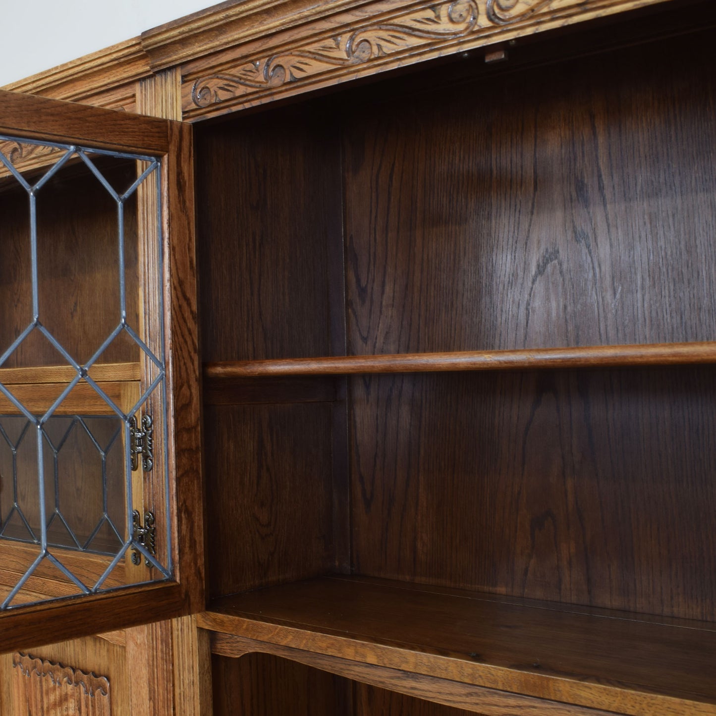 Large Old Charm Display Unit
