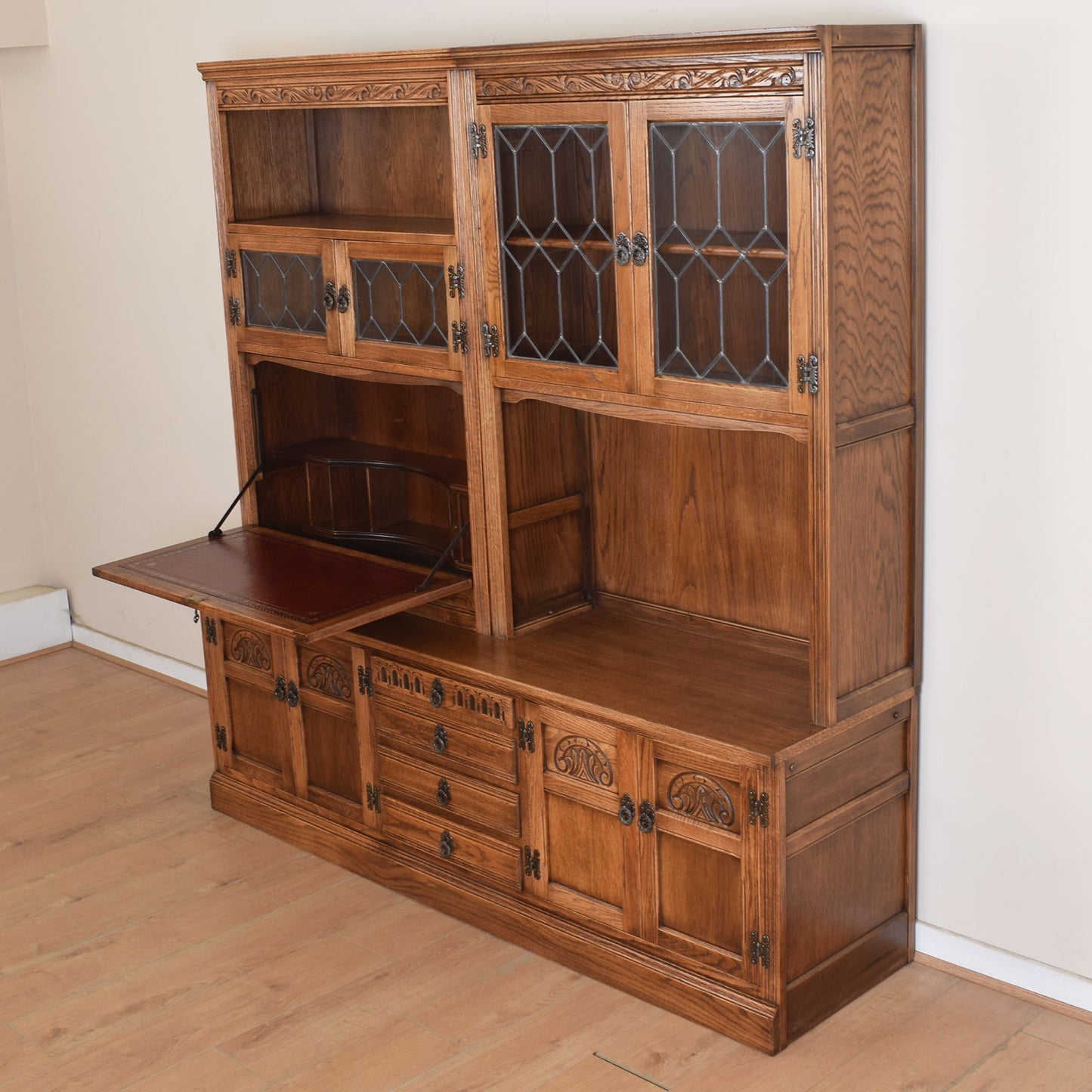 Large Old Charm Display Unit