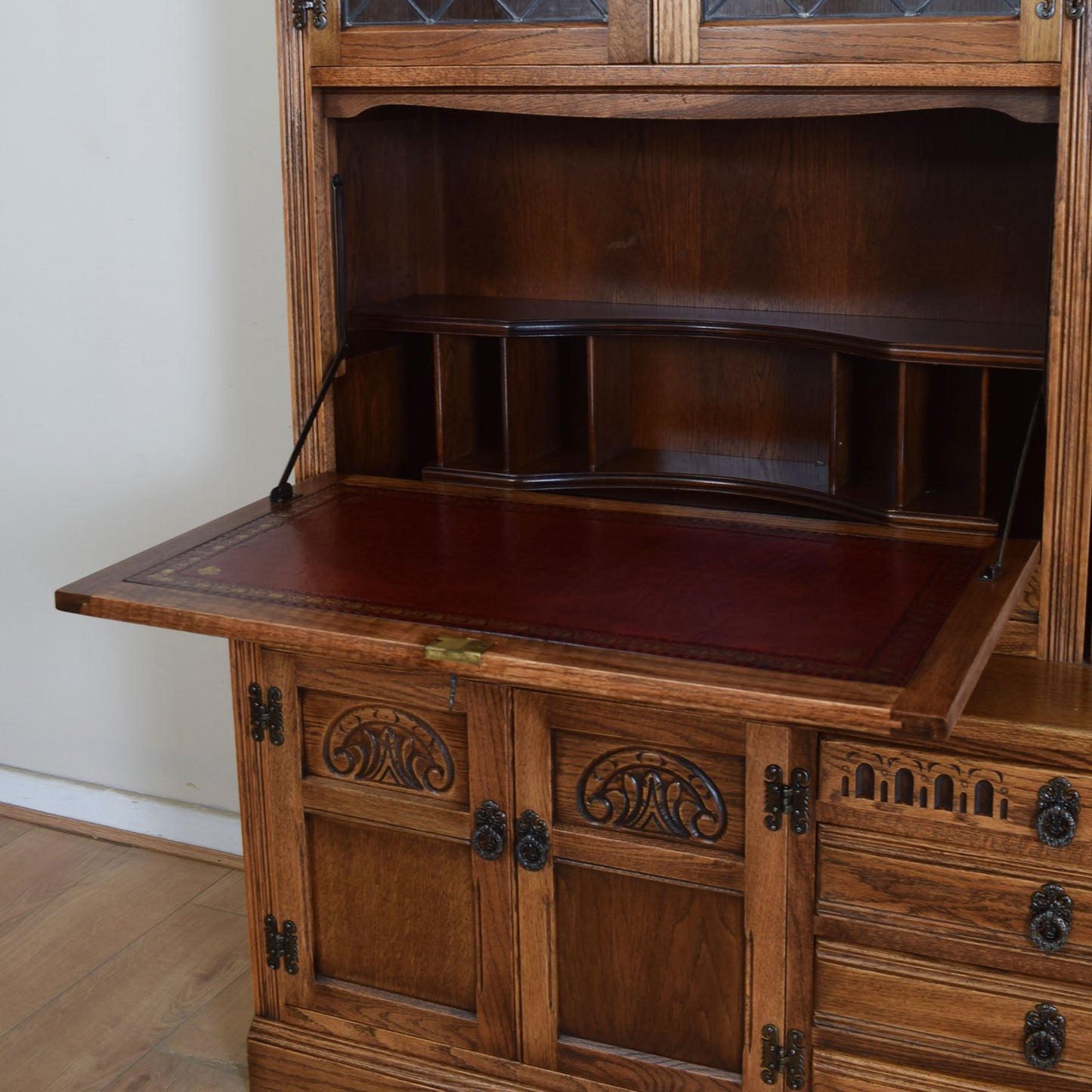 Large Old Charm Display Unit