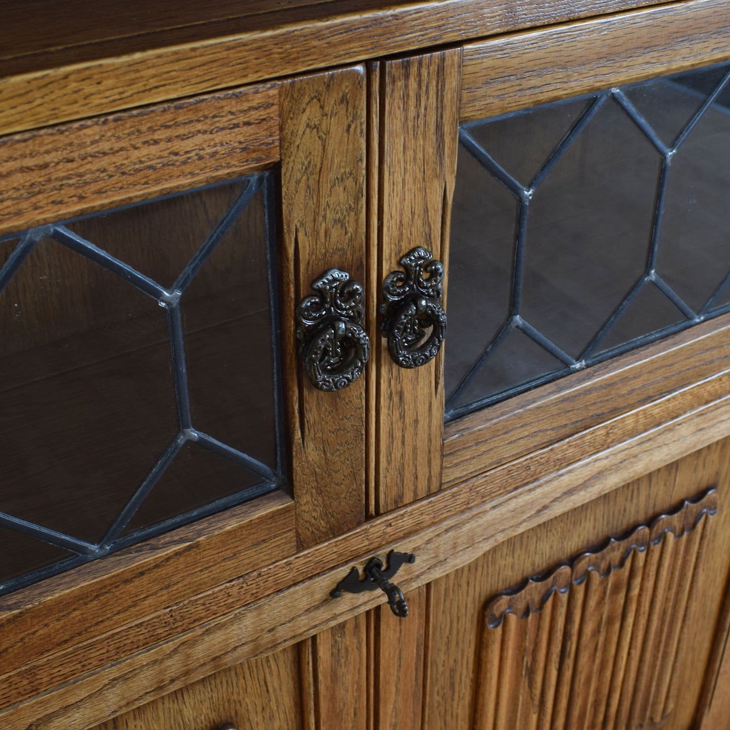 Large Old Charm Display Unit
