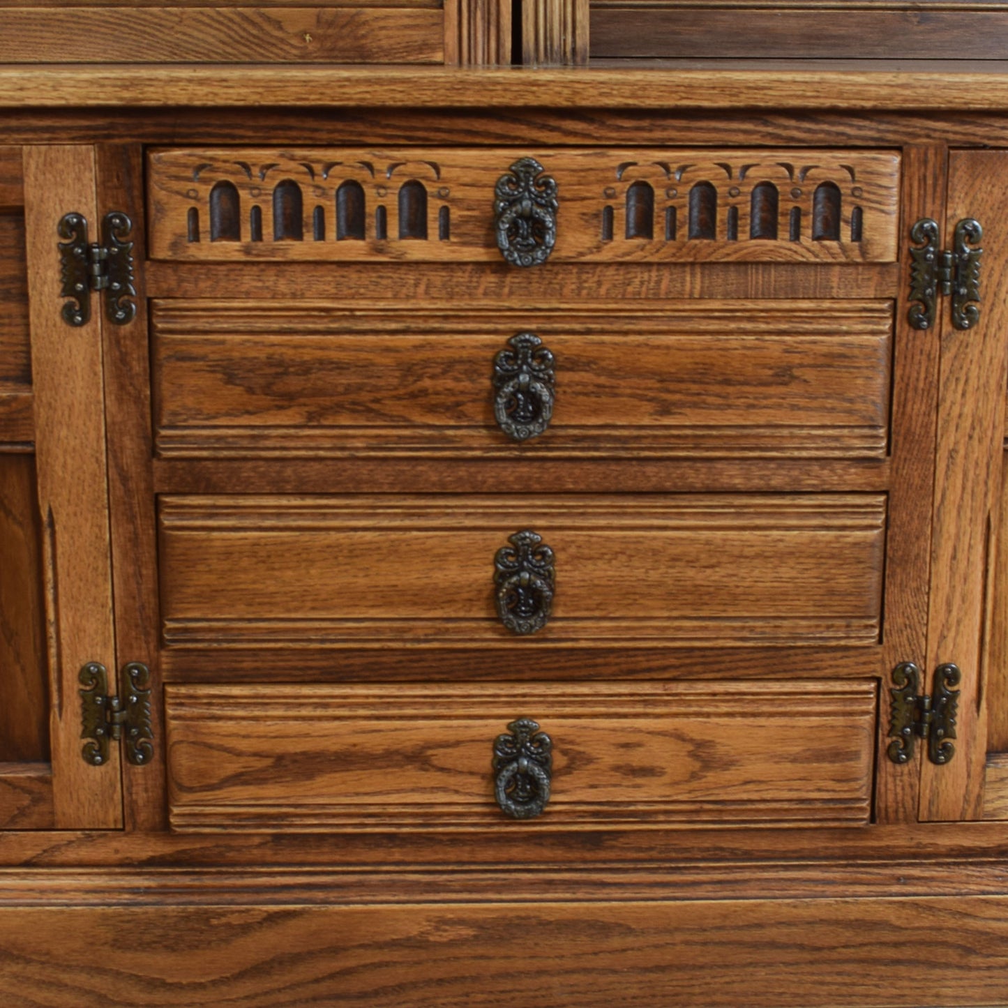 Large Old Charm Display Unit