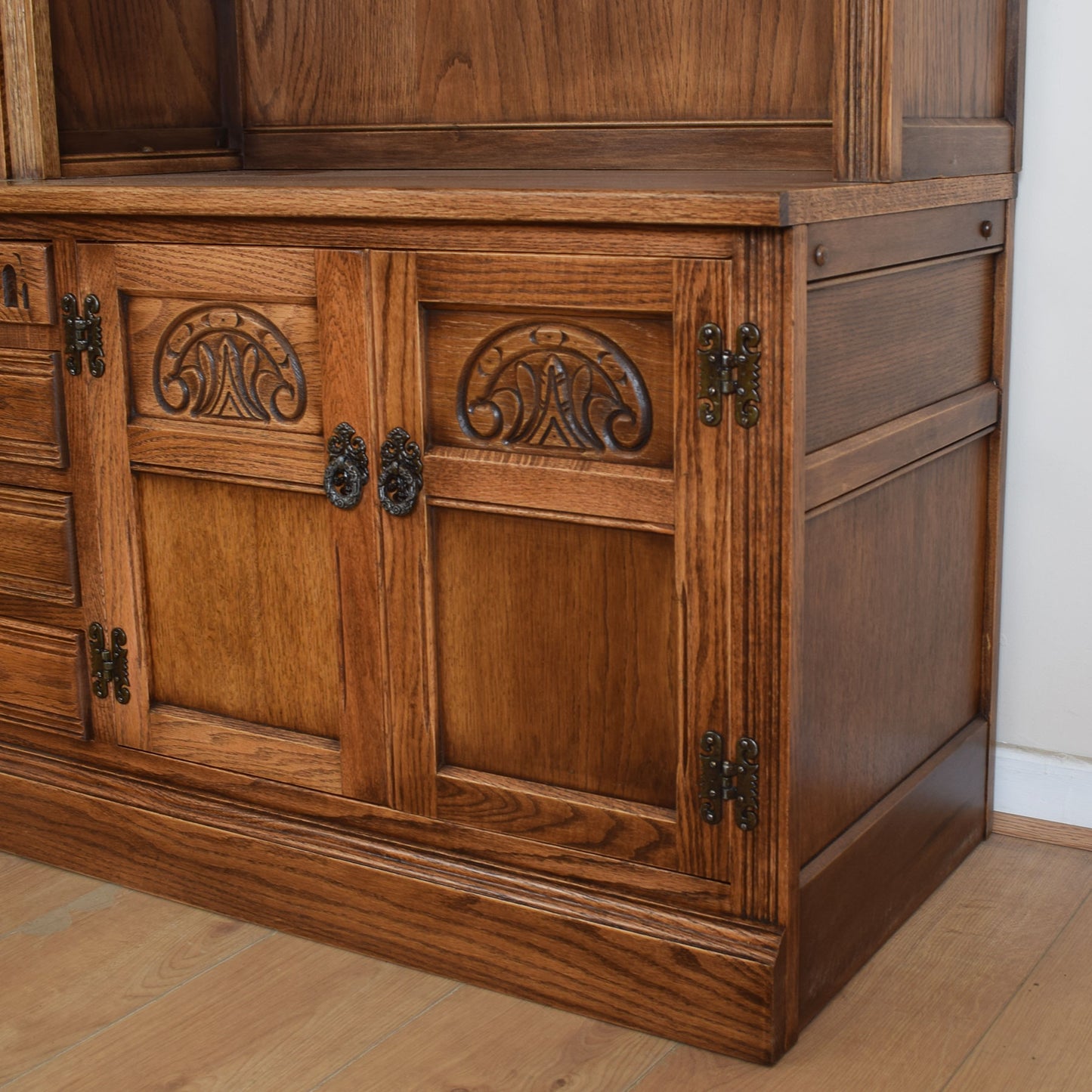 Large Old Charm Display Unit