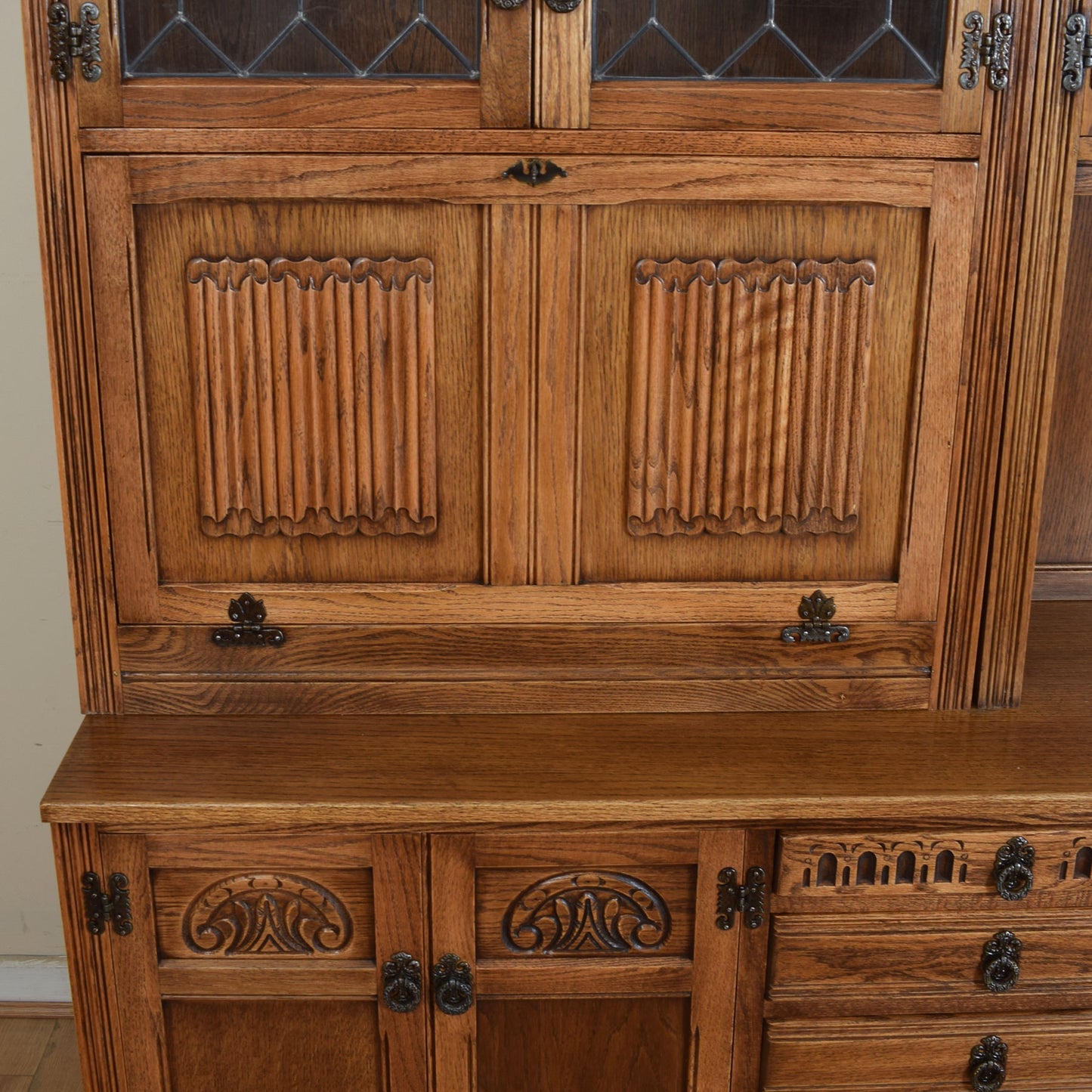 Large Old Charm Display Unit