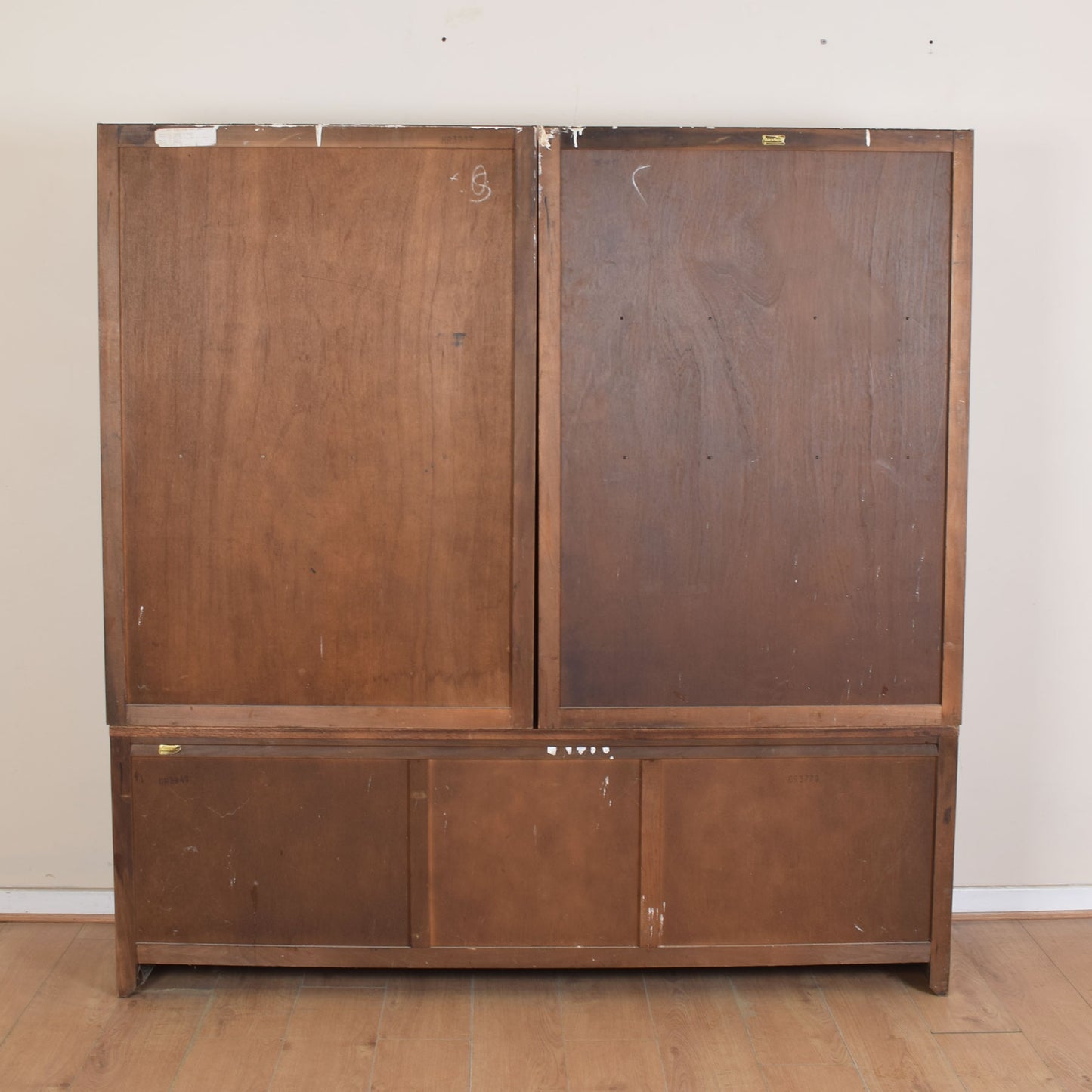 Large Old Charm Display Unit
