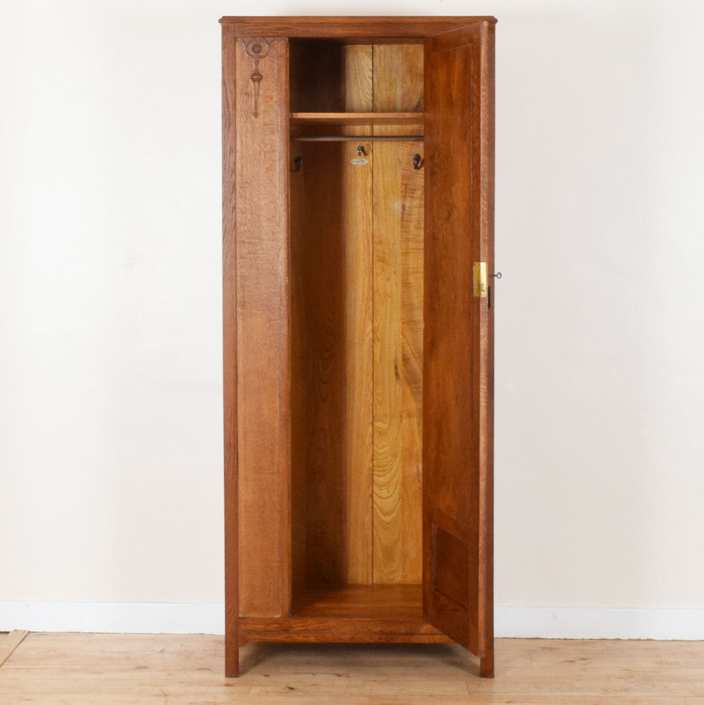 Mirrored Oak Hallrobe