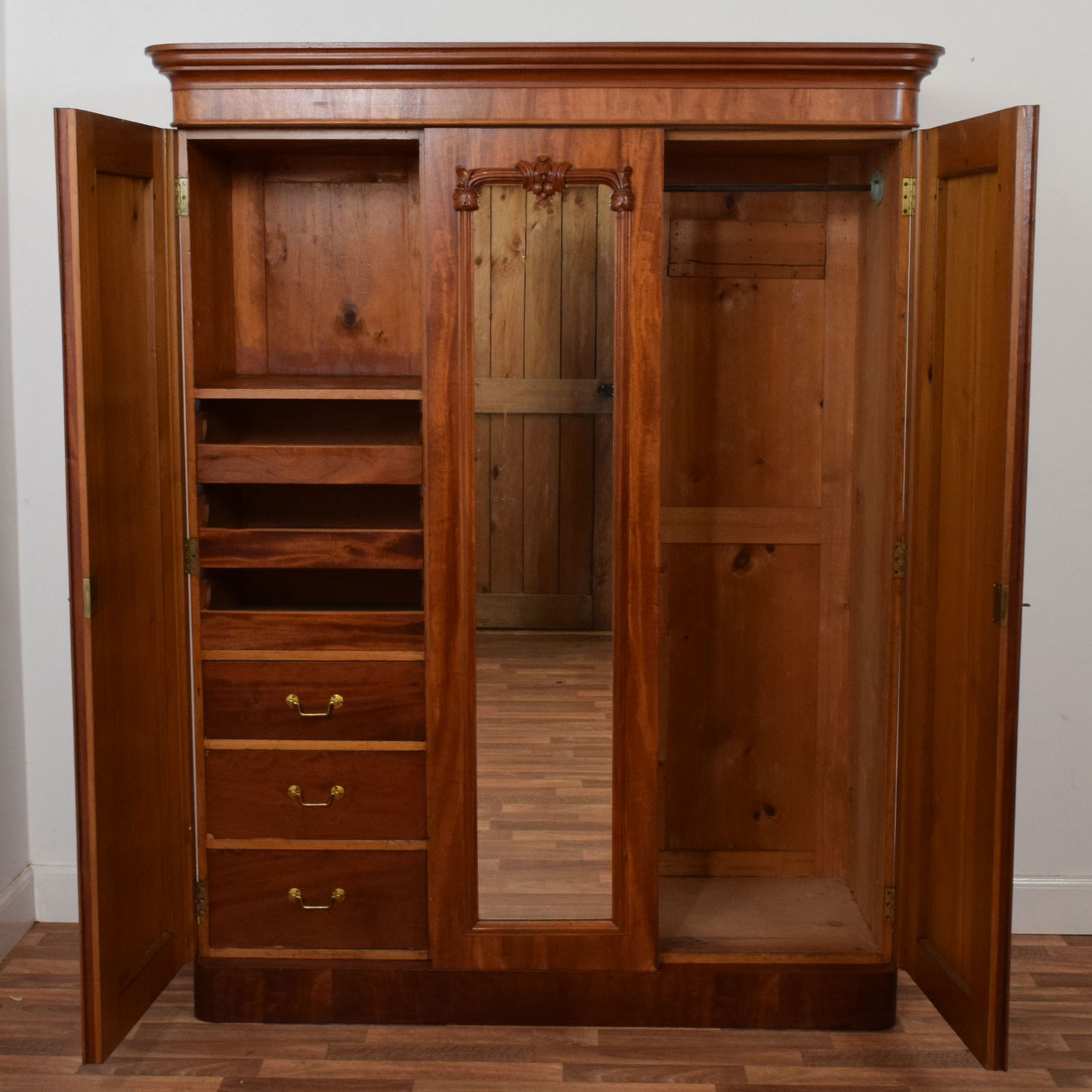 Mahogany Compactum