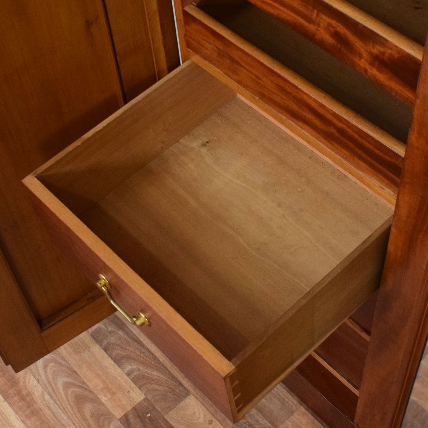 Mahogany Compactum