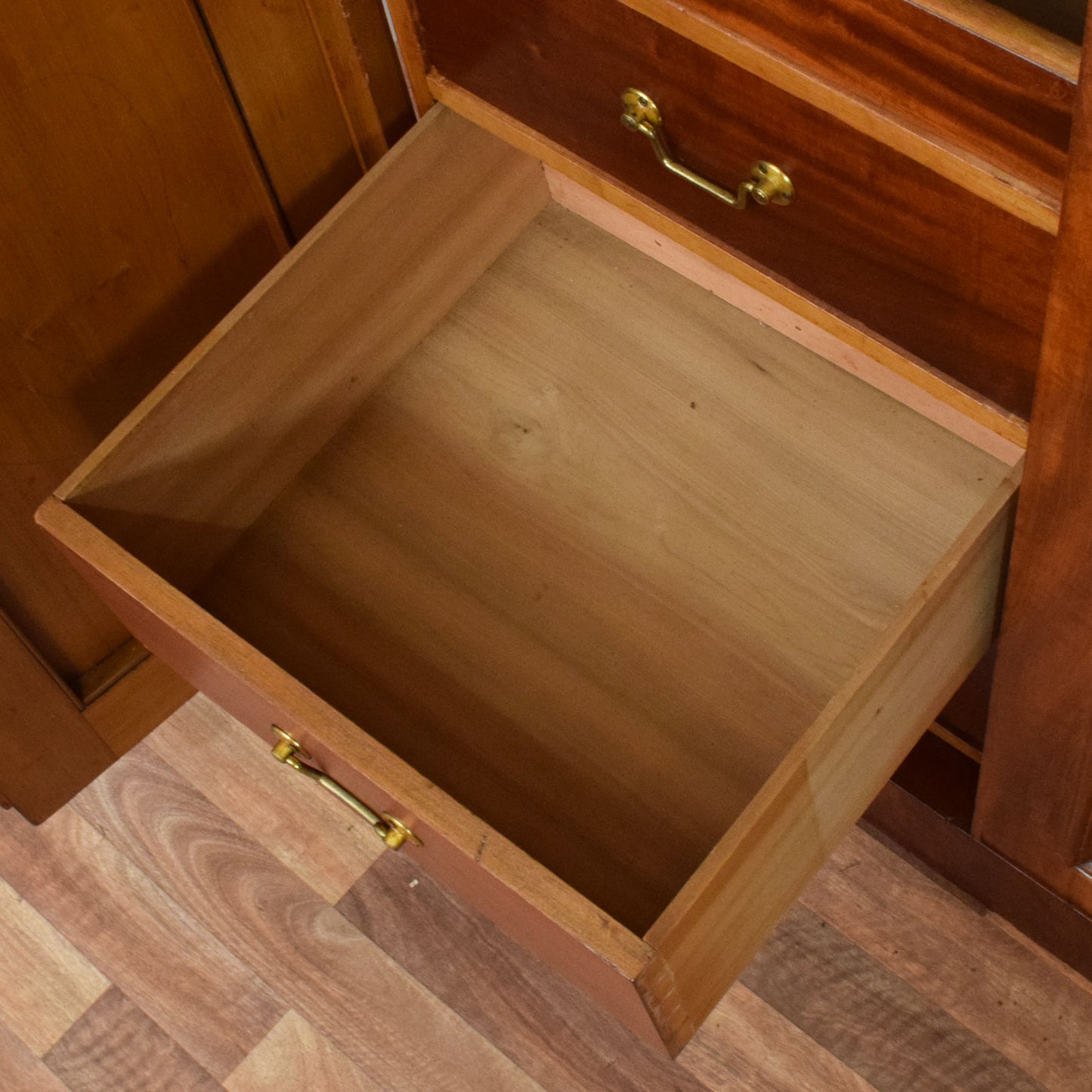 Mahogany Compactum