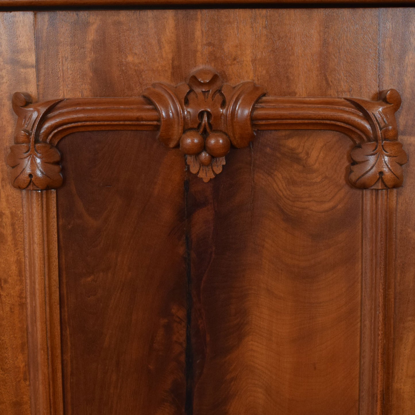 Mahogany Compactum