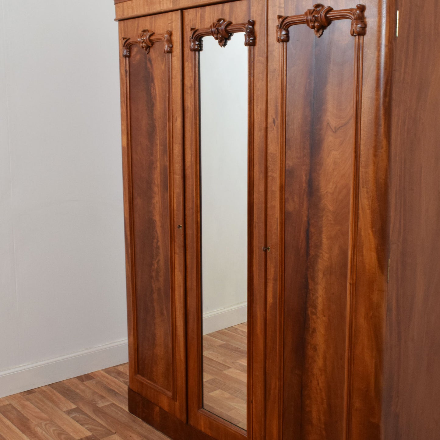 Mahogany Compactum