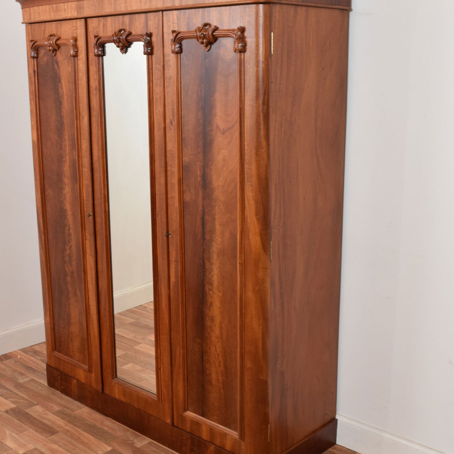 Mahogany Compactum