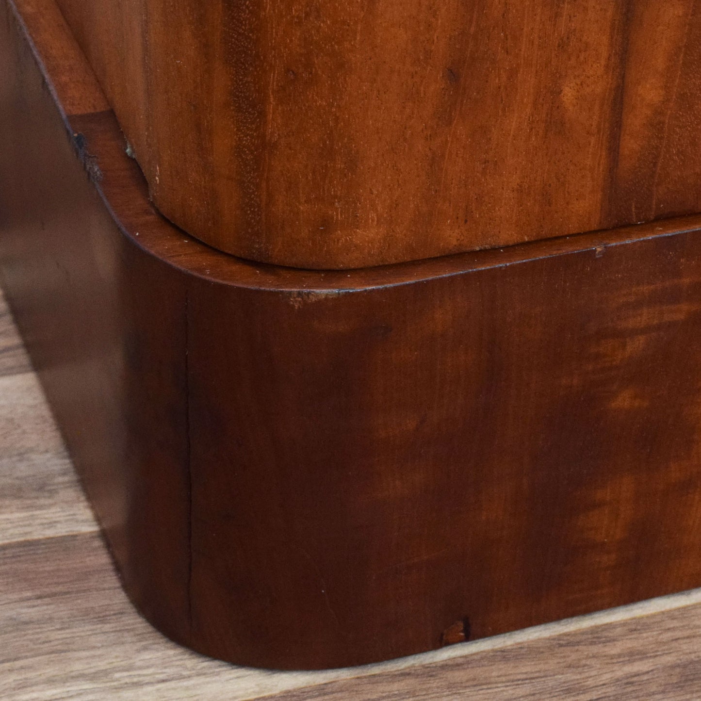 Mahogany Compactum