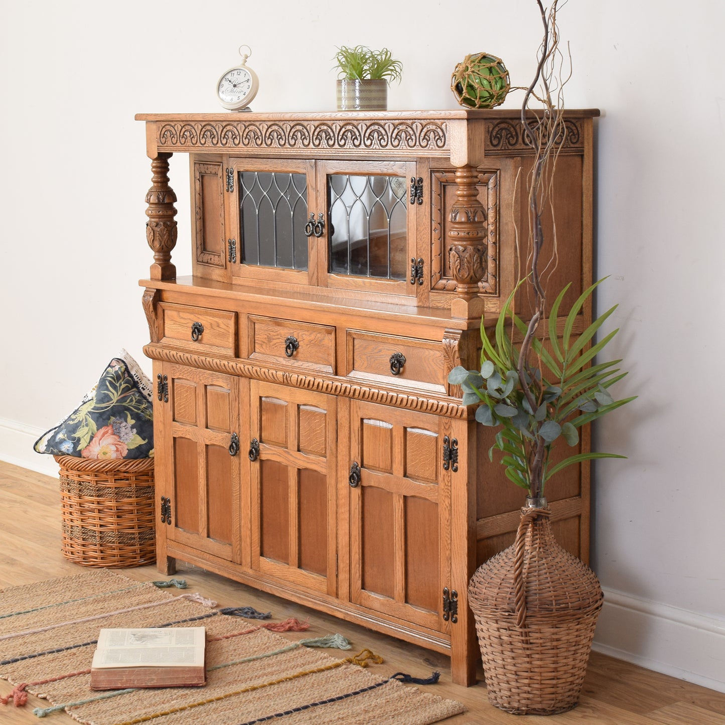 Old Charm Court Cabinet