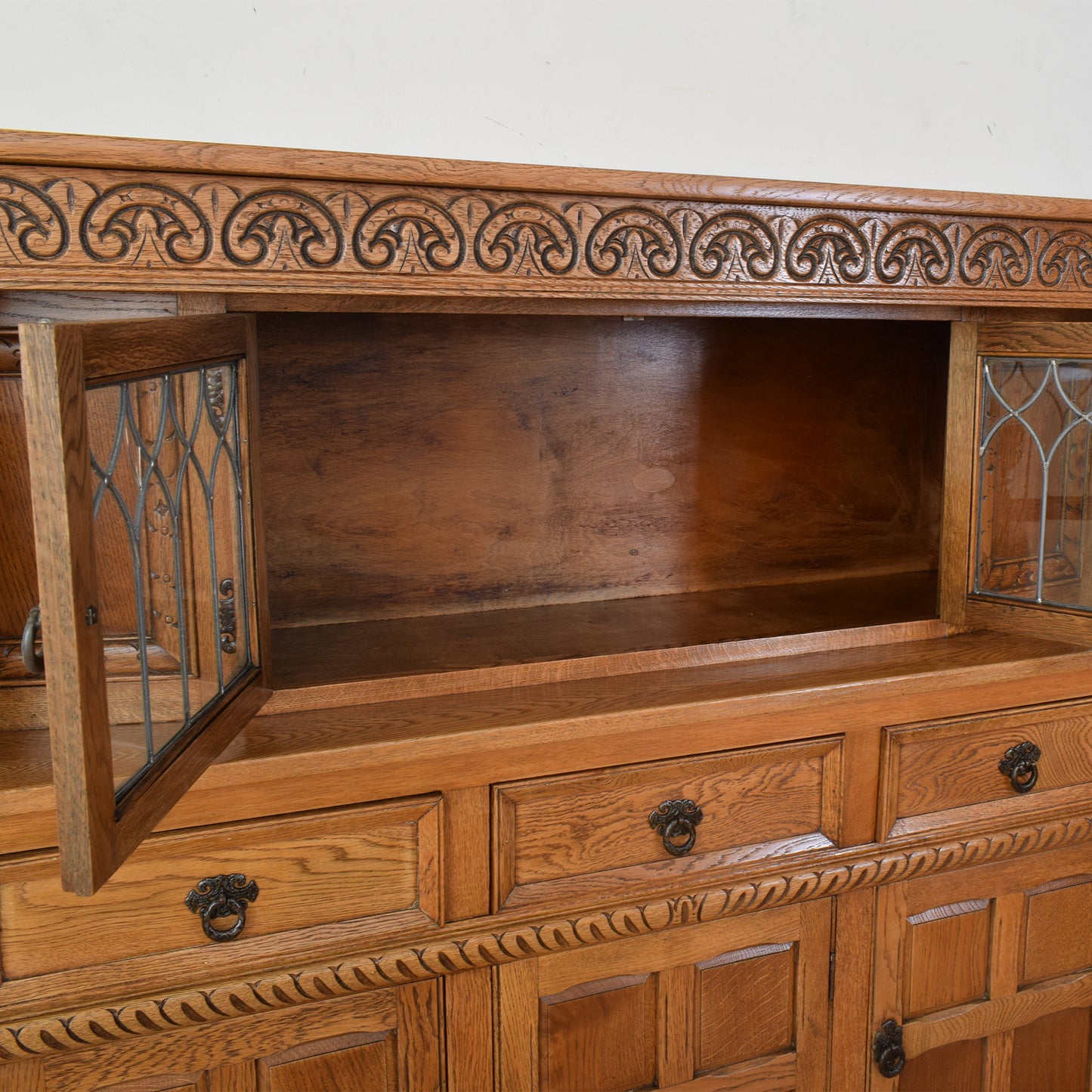 Old Charm Court Cabinet