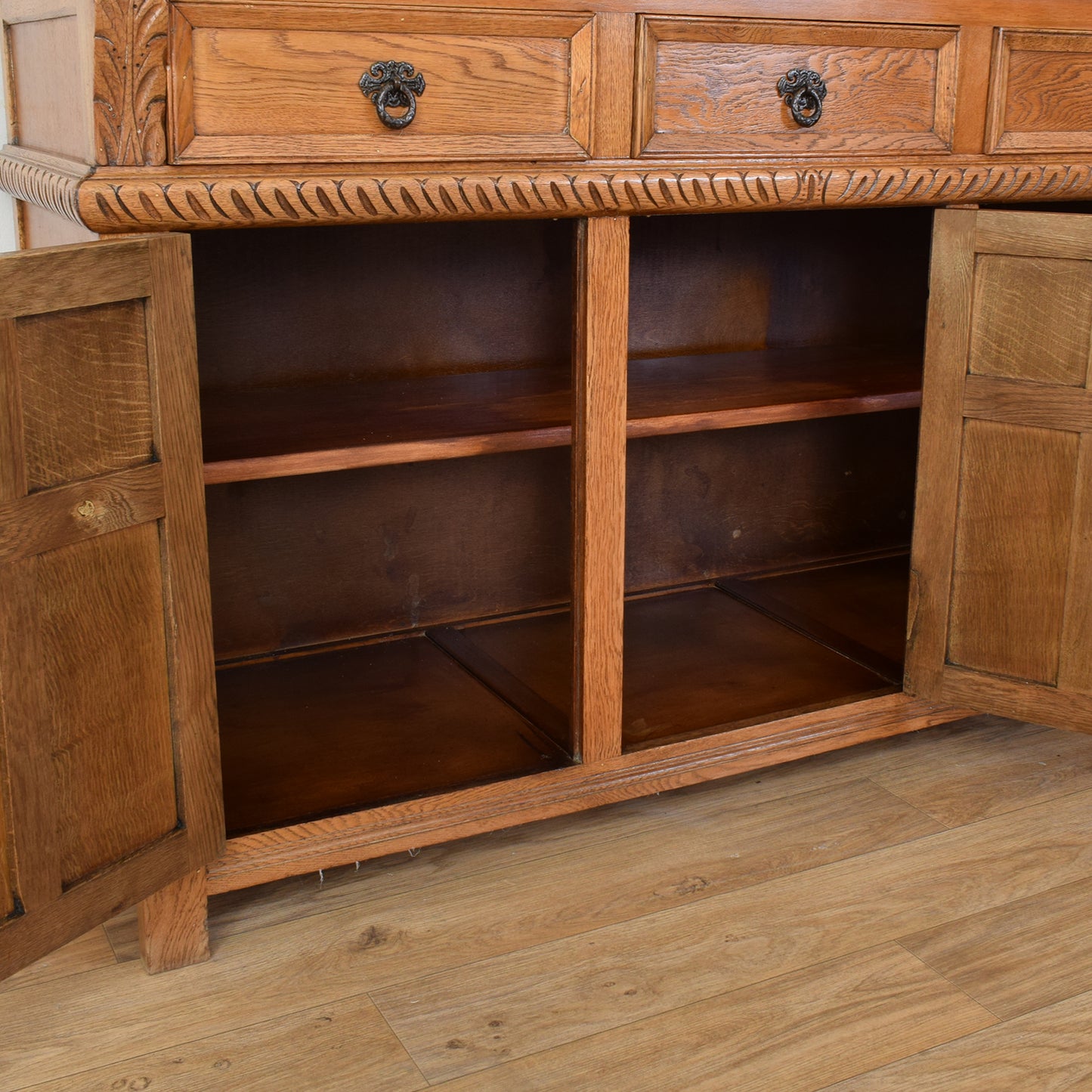 Old Charm Court Cabinet
