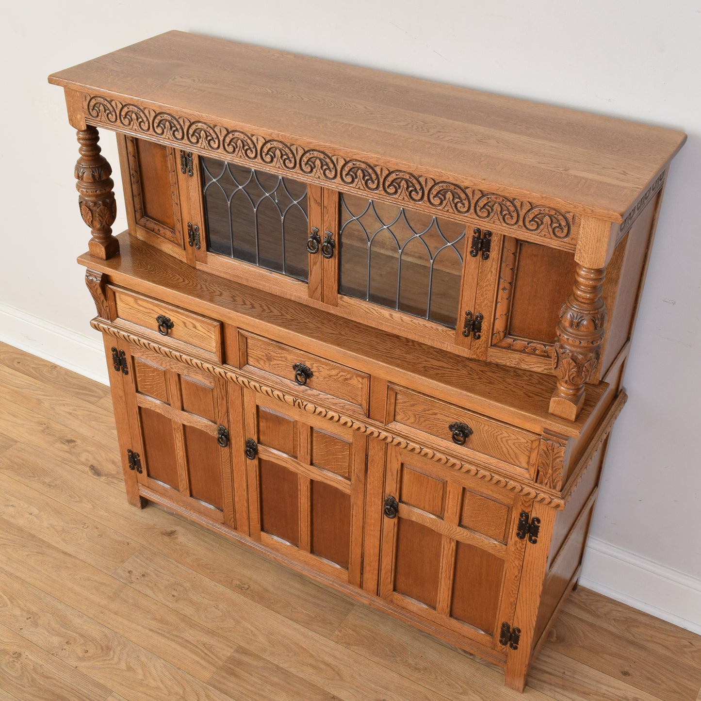 Old Charm Court Cabinet