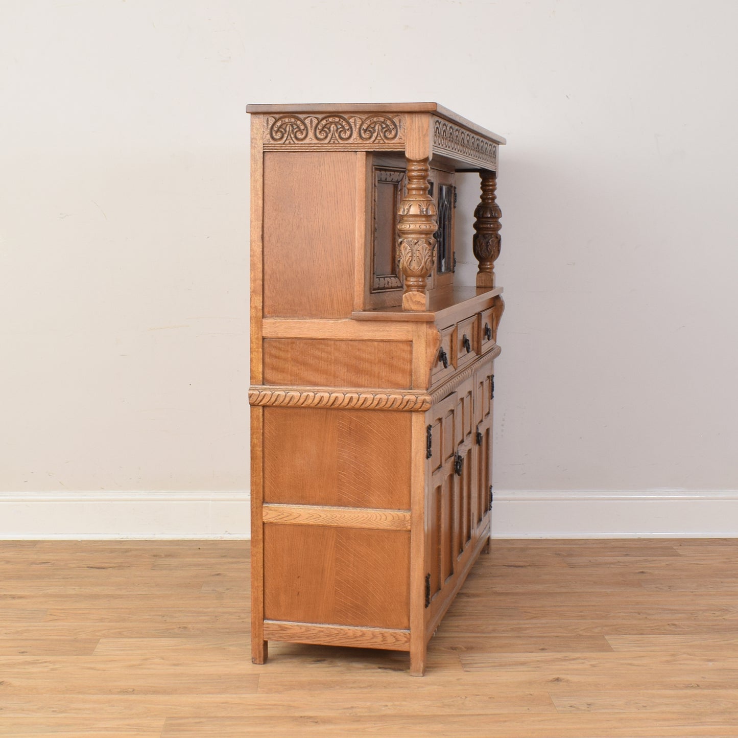 Old Charm Court Cabinet