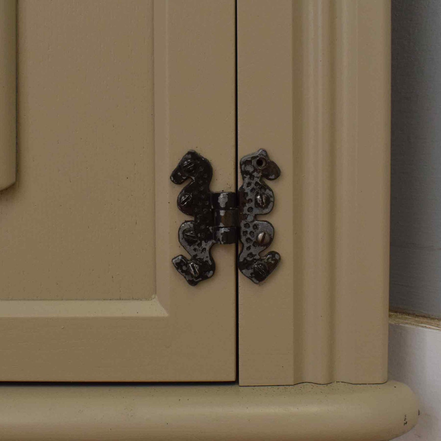 Painted Corner Unit