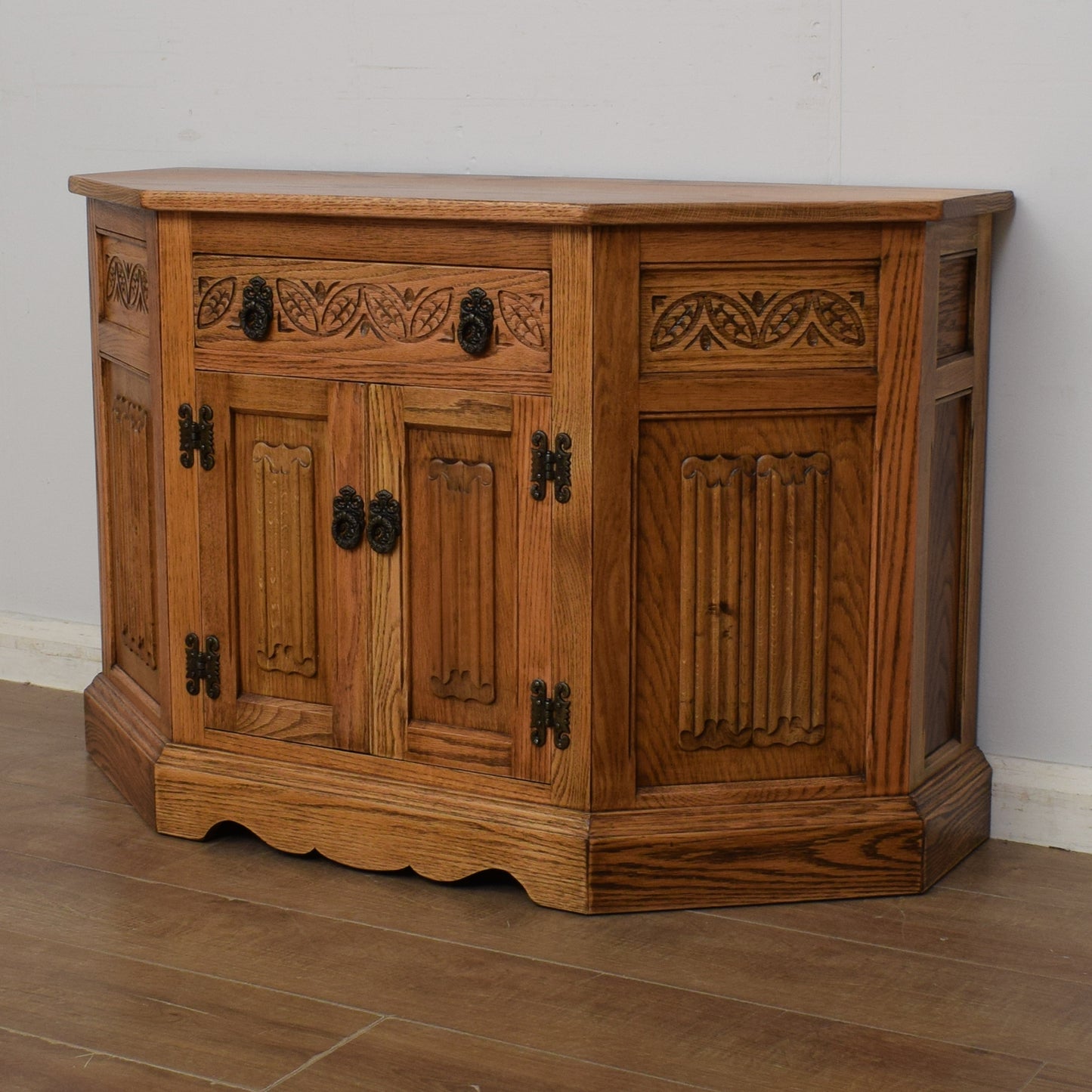 Old Charm Cabinet