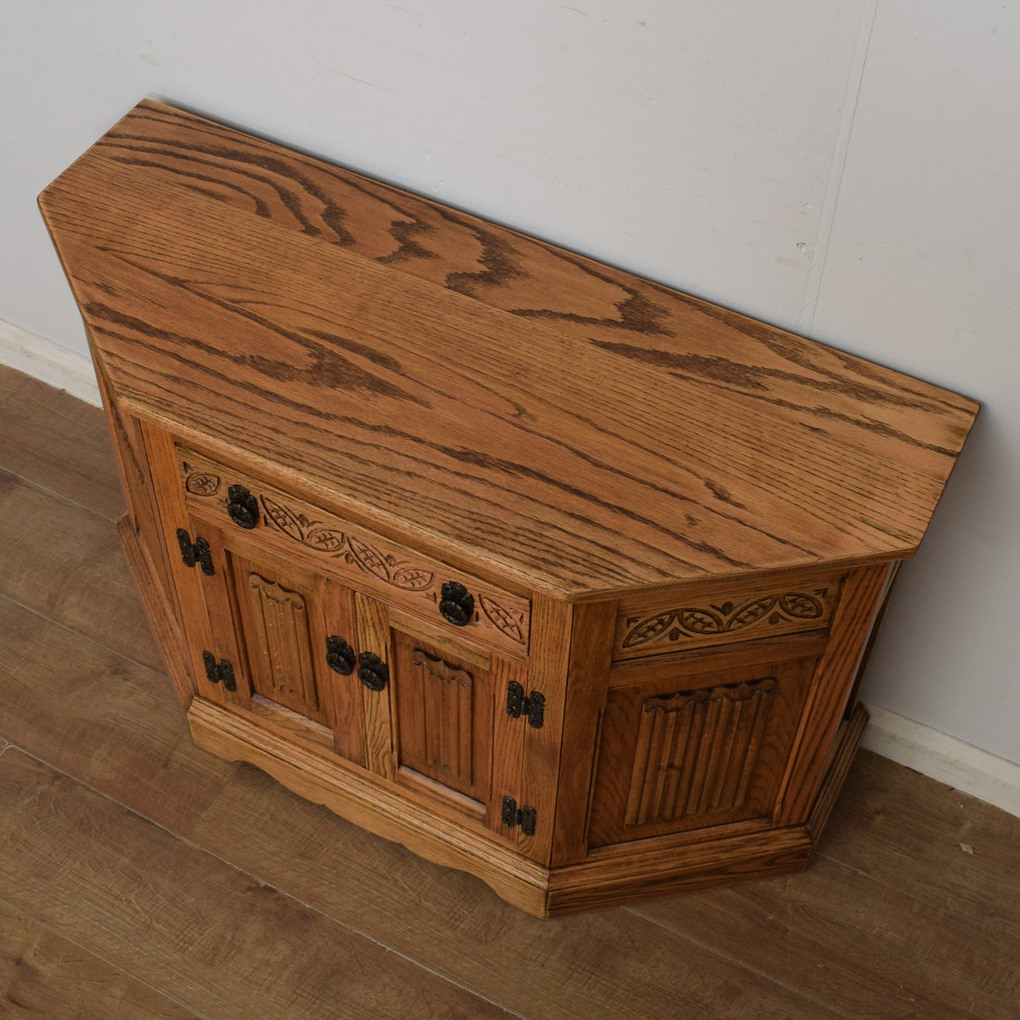 Old Charm Cabinet