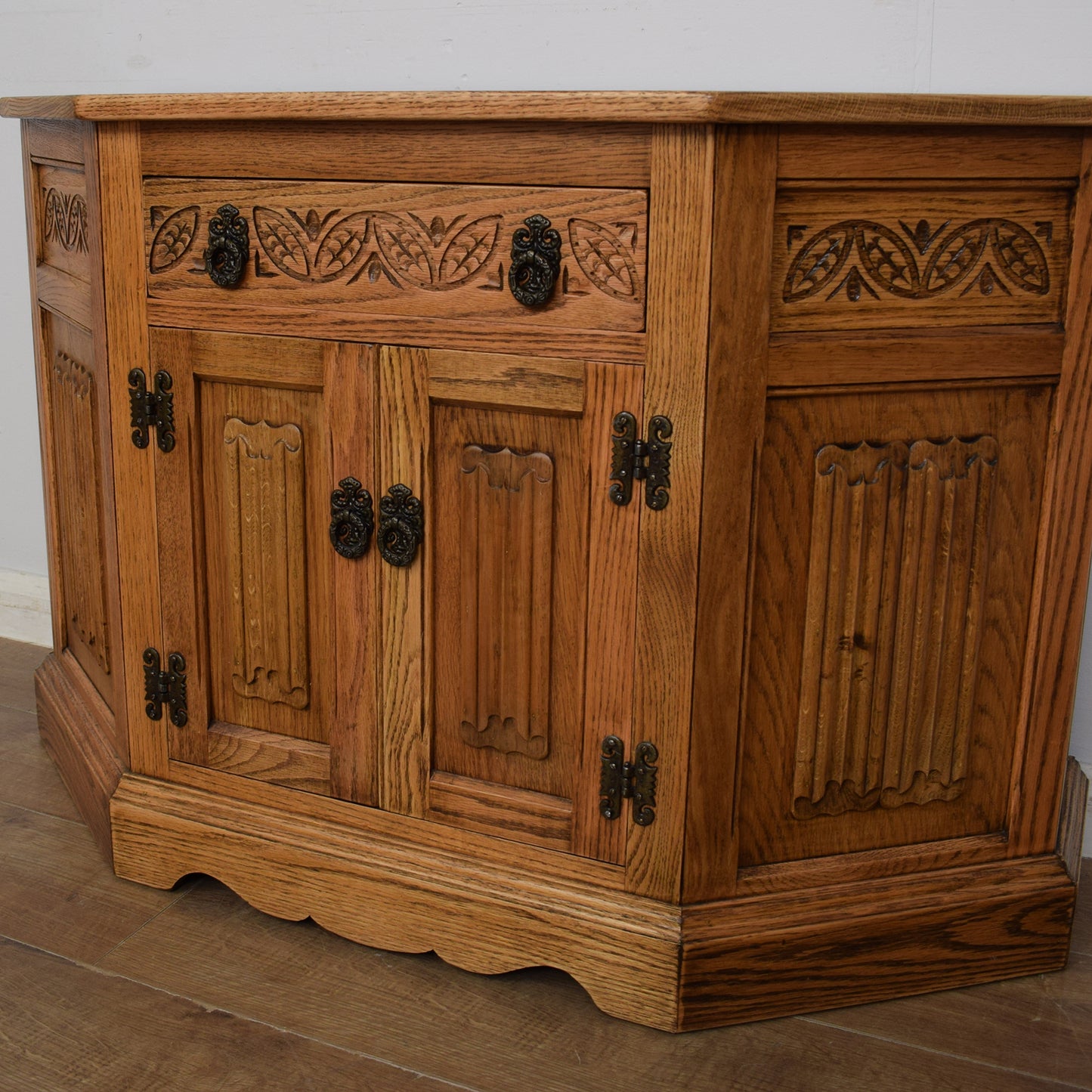 Old Charm Cabinet