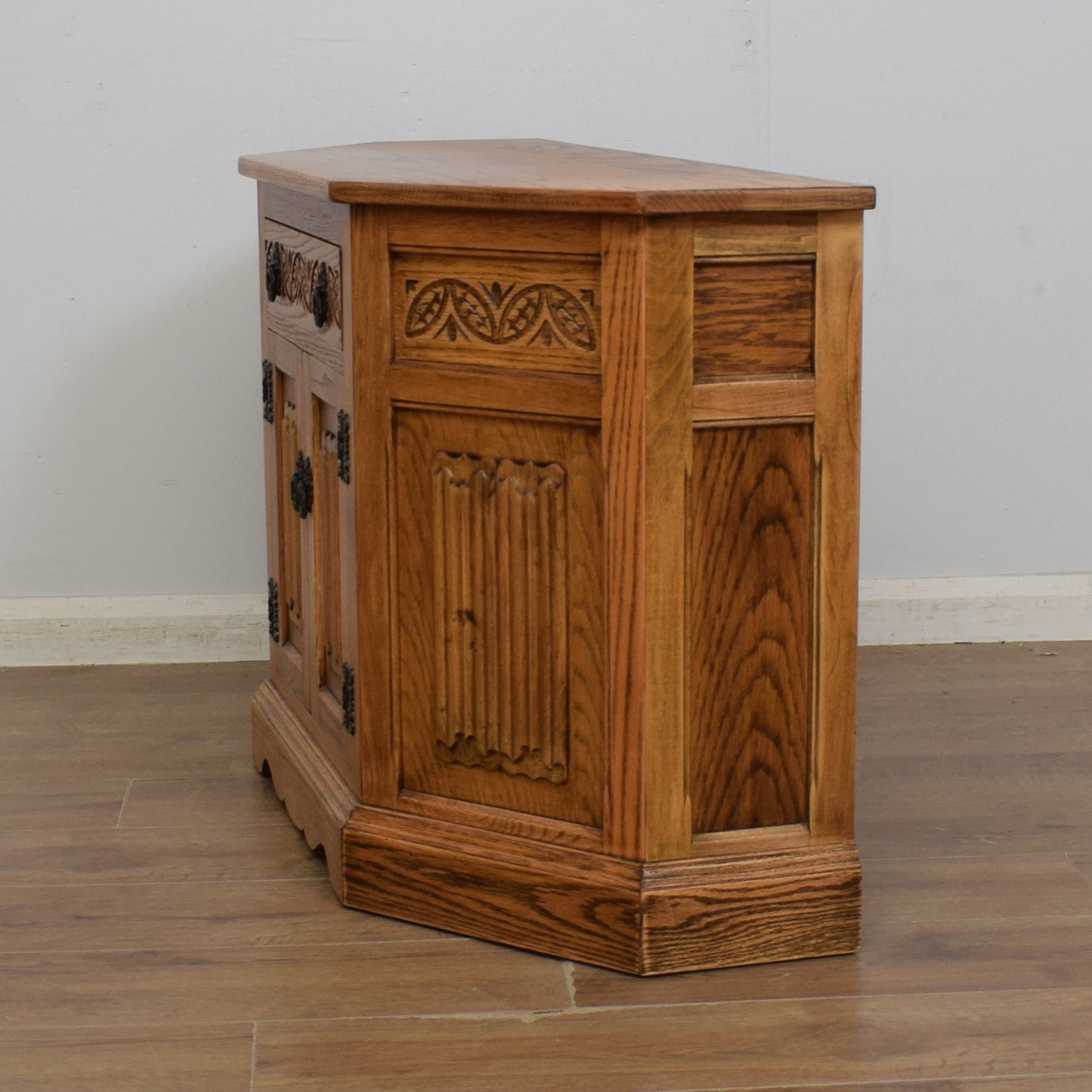Old Charm Cabinet