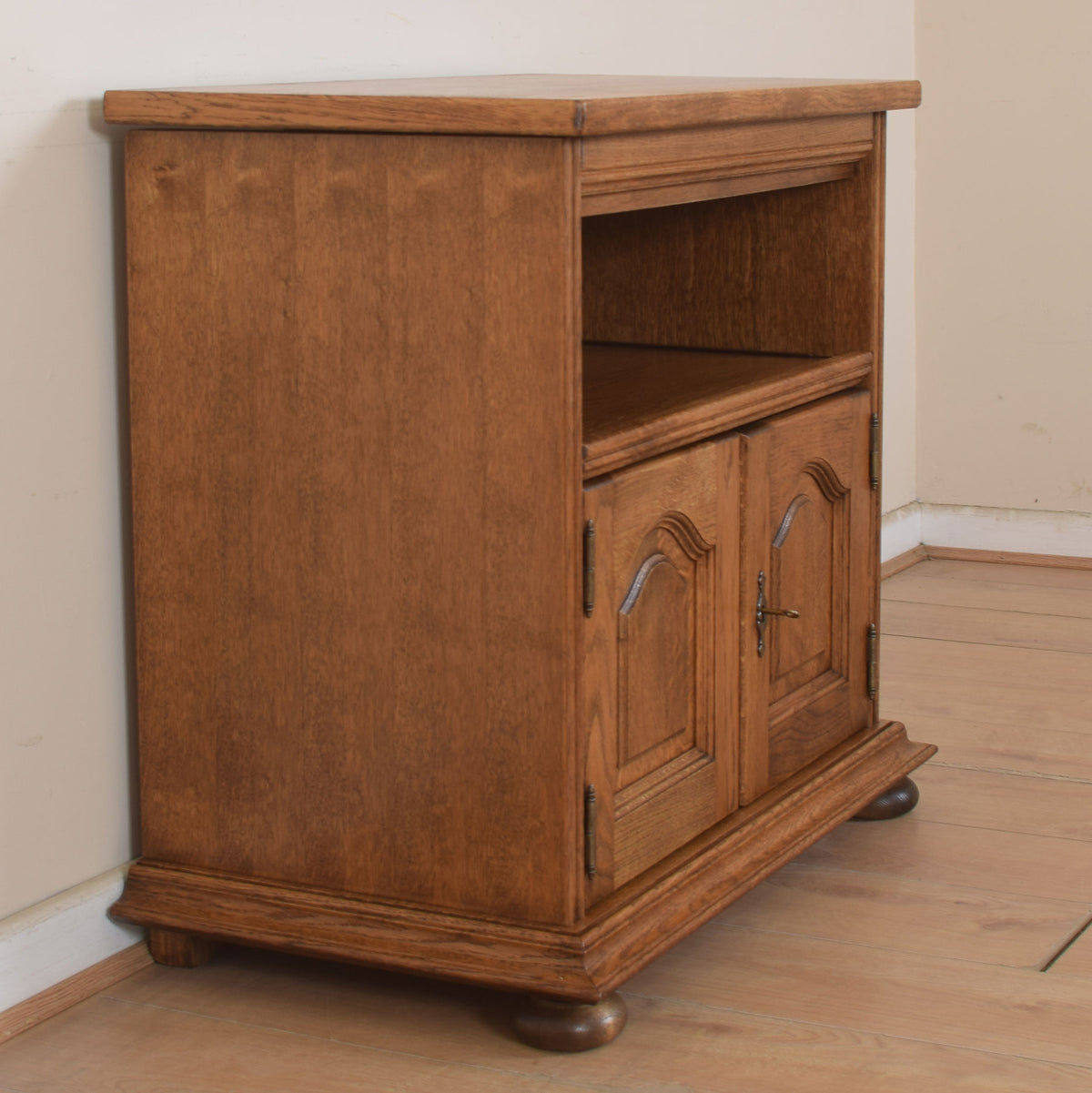 Oak Swivel Top TV Cabinet