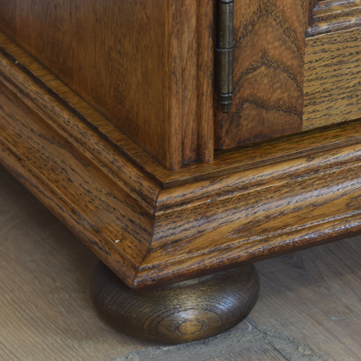 Oak Swivel Top TV Cabinet
