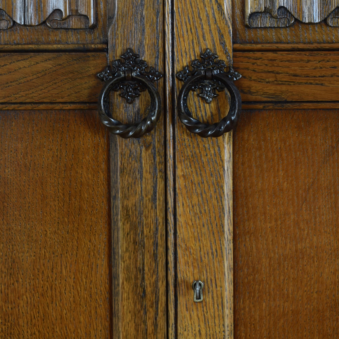 Oak Linenfold Large Double Wardrobe